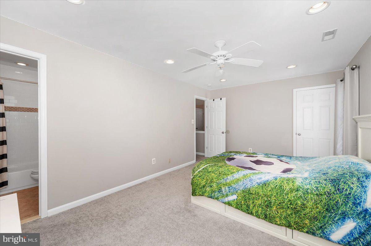 OAK HOLLOW - Residential