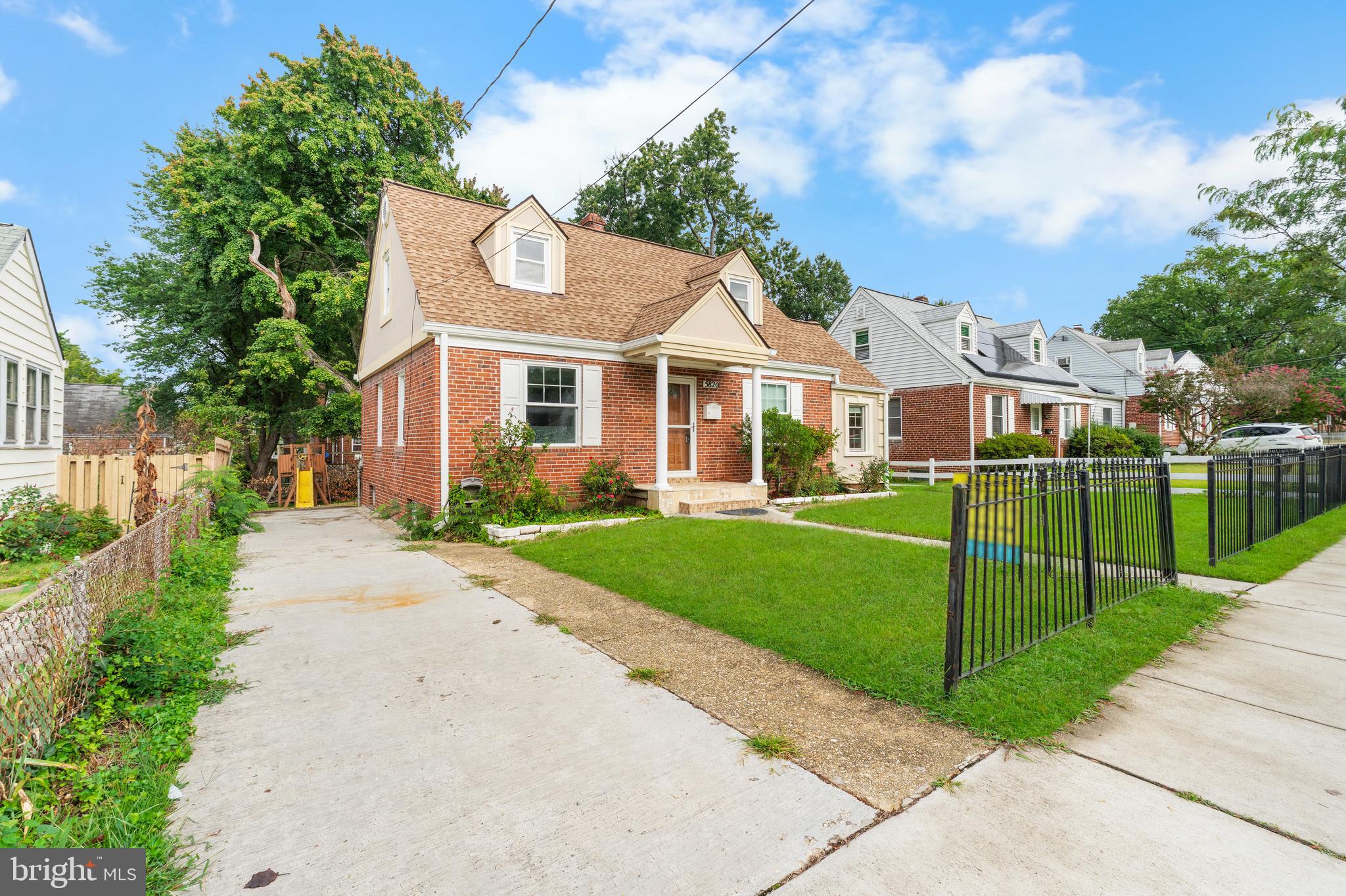 QUEENS CHAPEL MANOR - Residential