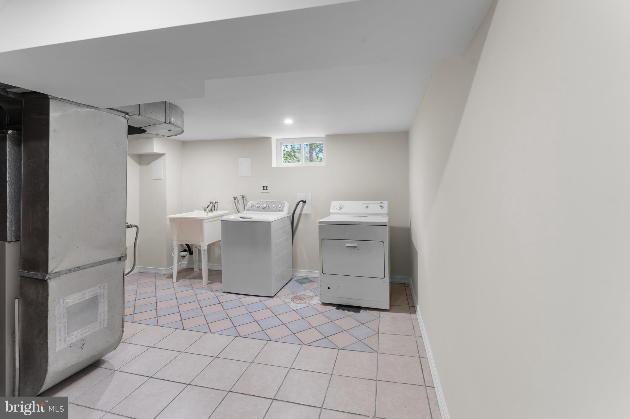 QUEENS CHAPEL MANOR - Residential