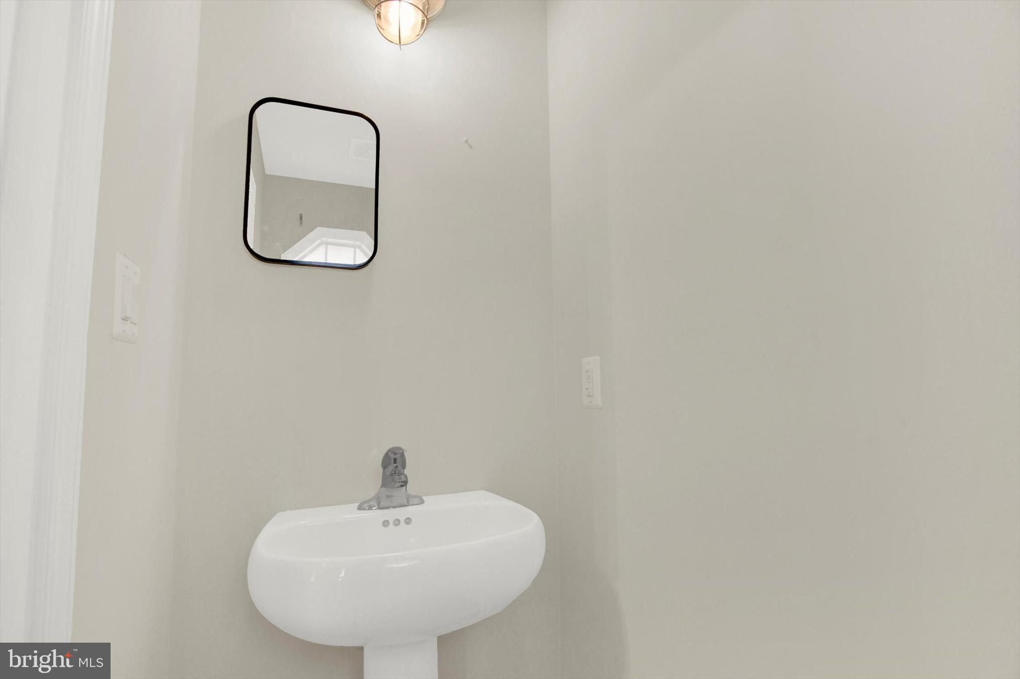 GALES MANOR - Residential