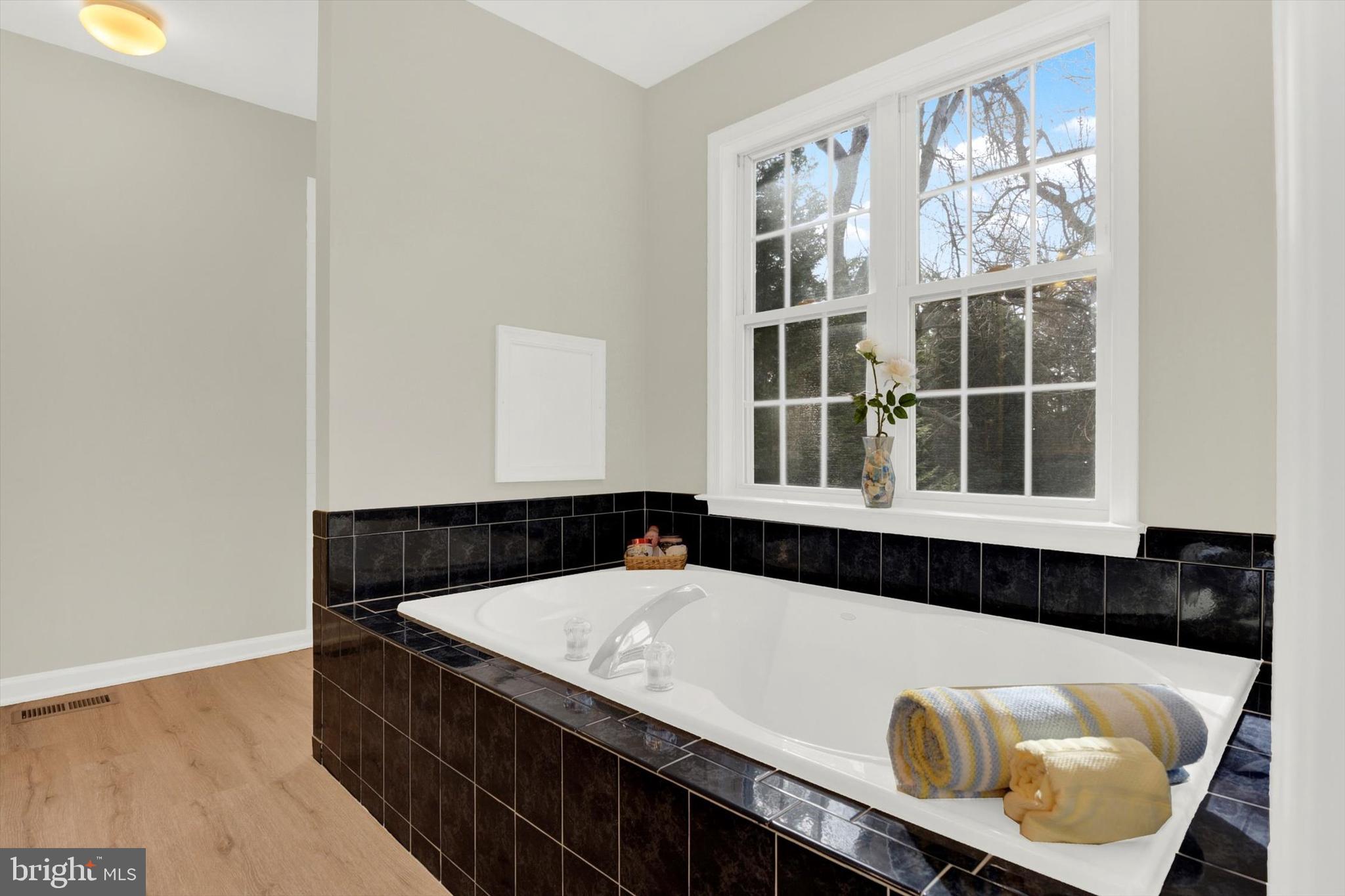 GALES MANOR - Residential