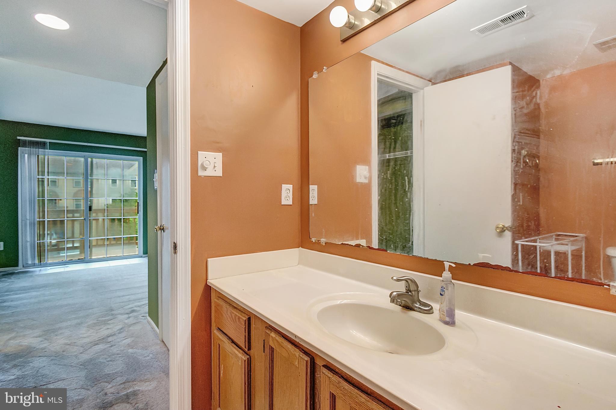 TOWNES OF GLOUCESTER - Residential Lease