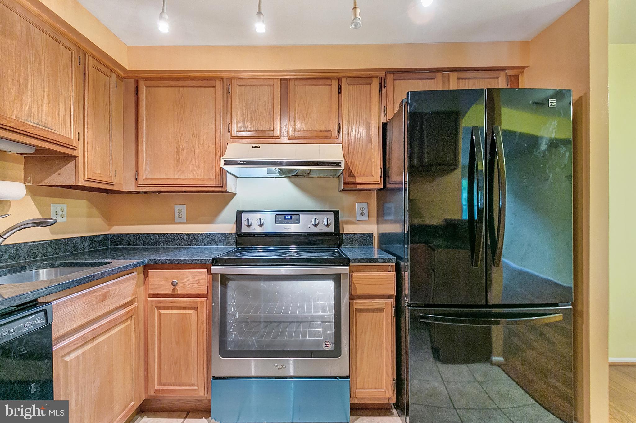 TOWNES OF GLOUCESTER - Residential Lease