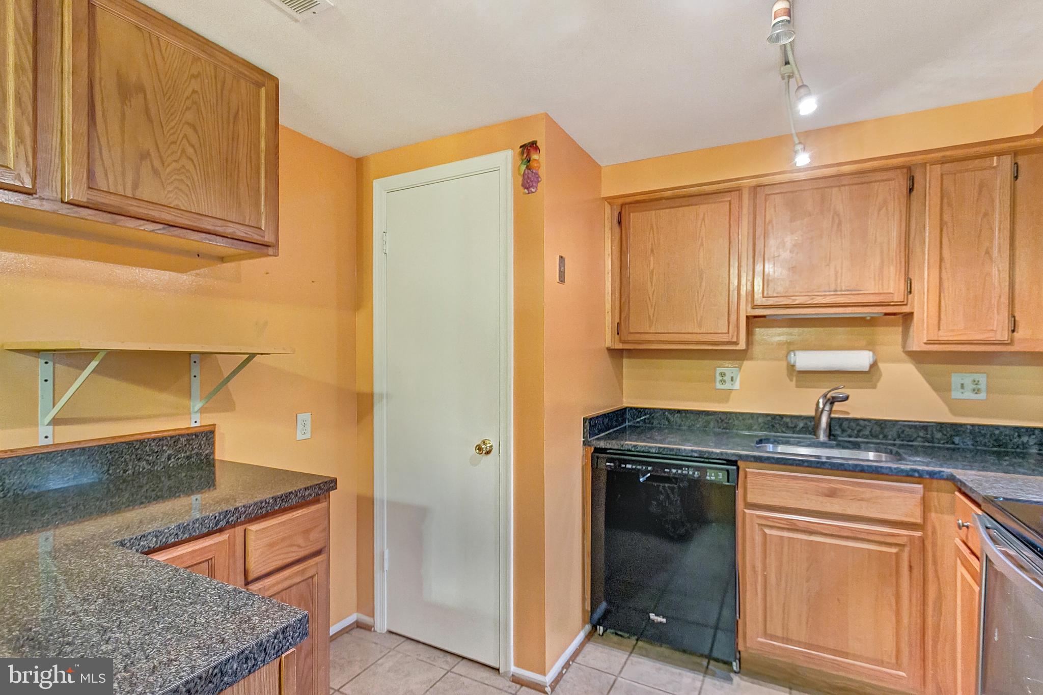 TOWNES OF GLOUCESTER - Residential Lease