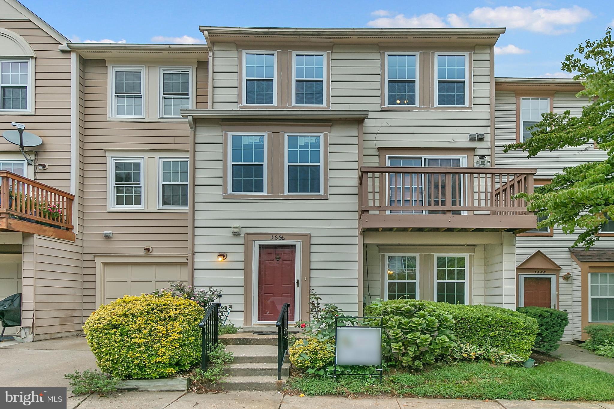 TOWNES OF GLOUCESTER - Residential Lease