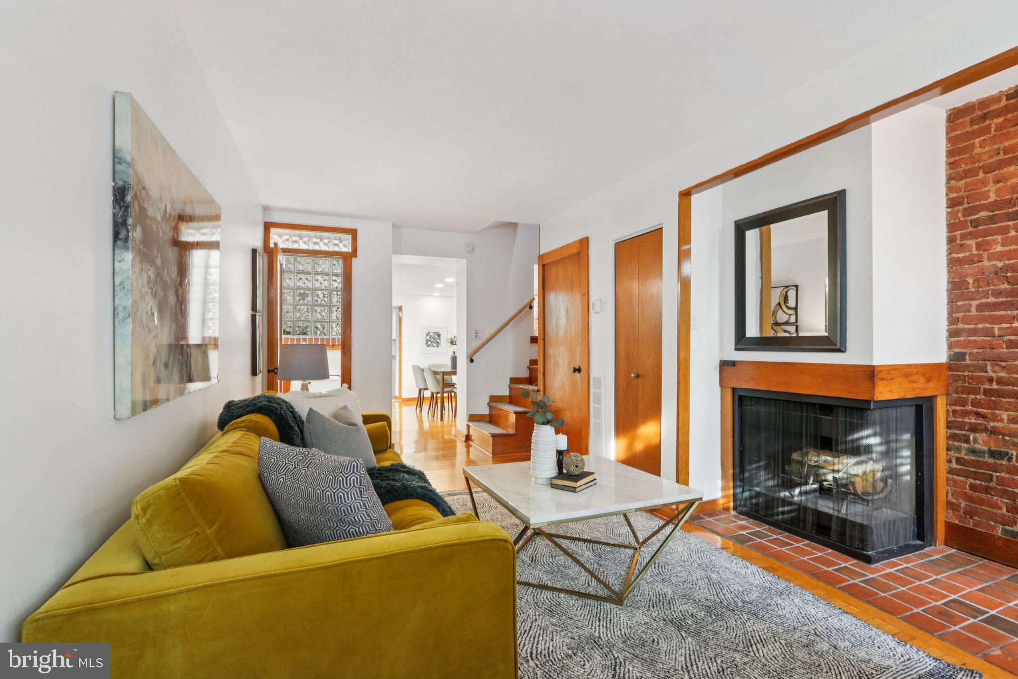 QUEEN VILLAGE - Residential