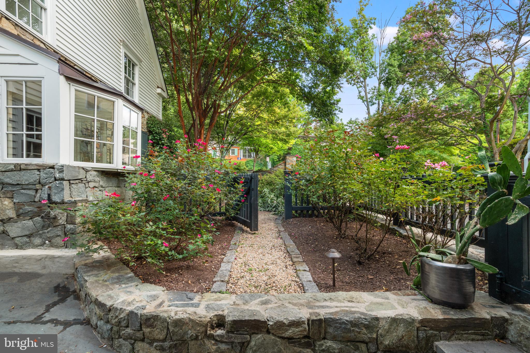 SOMERSET - Residential