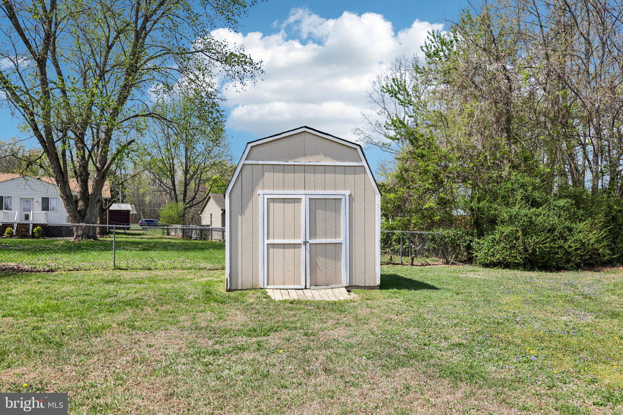 GRANTWOOD ACRES - Residential