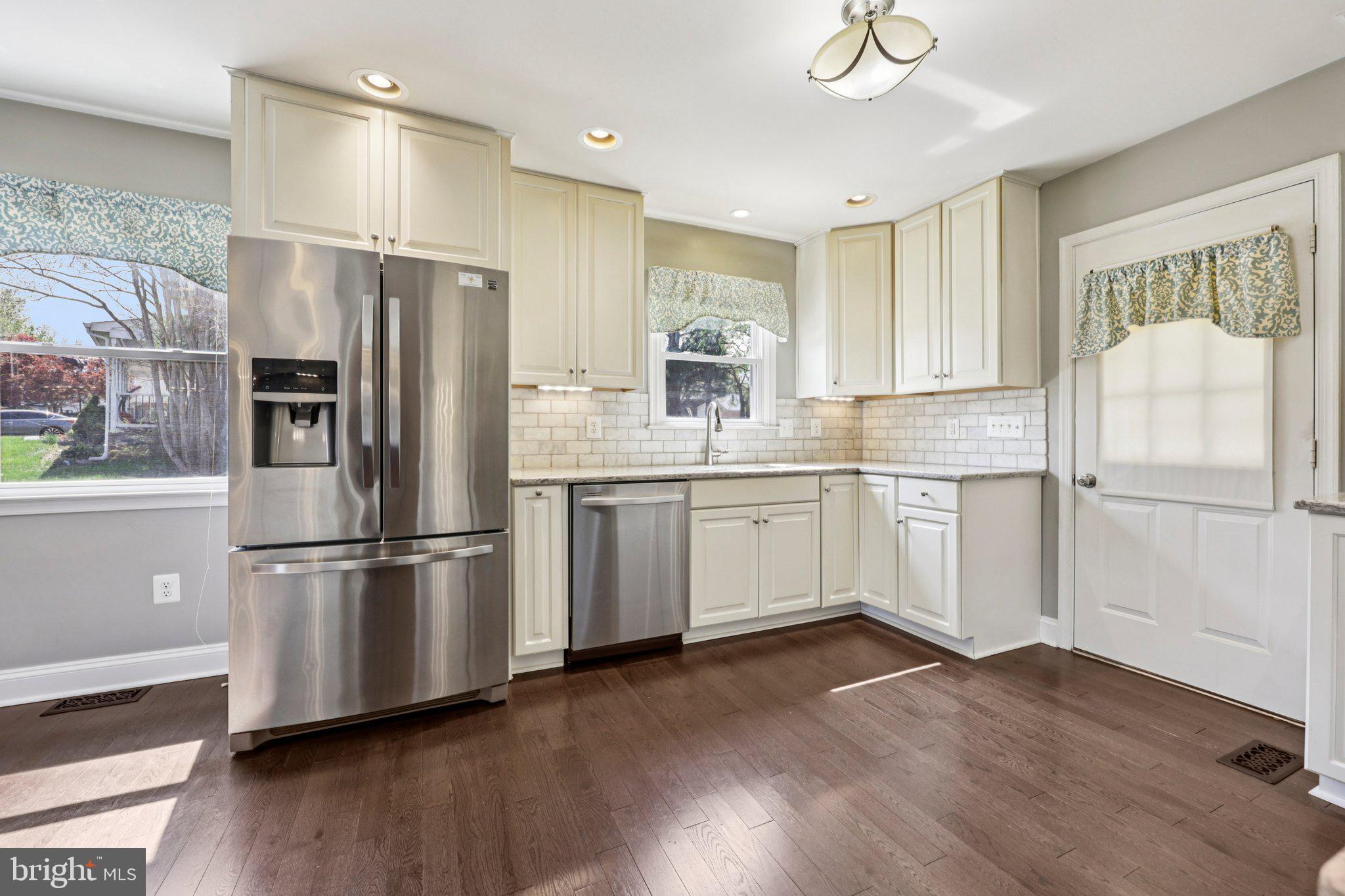 GRANTWOOD ACRES - Residential