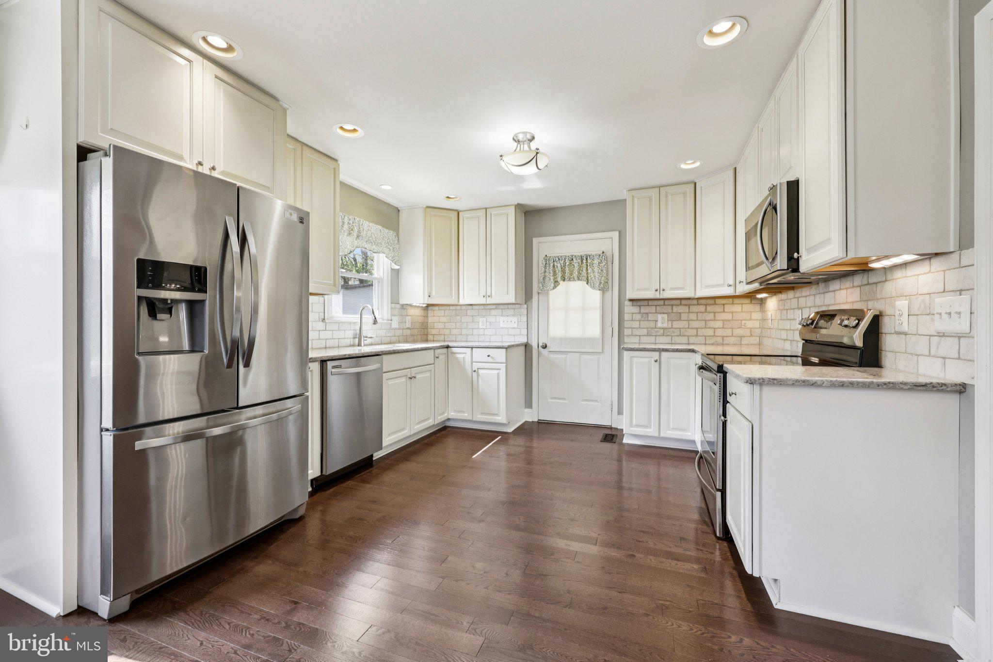 GRANTWOOD ACRES - Residential