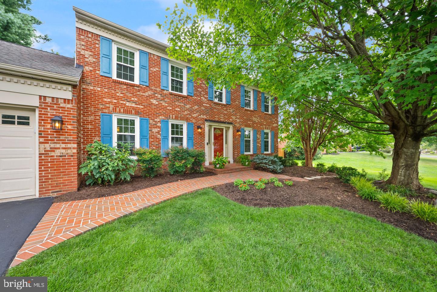2711 MUSTANG DRIVE