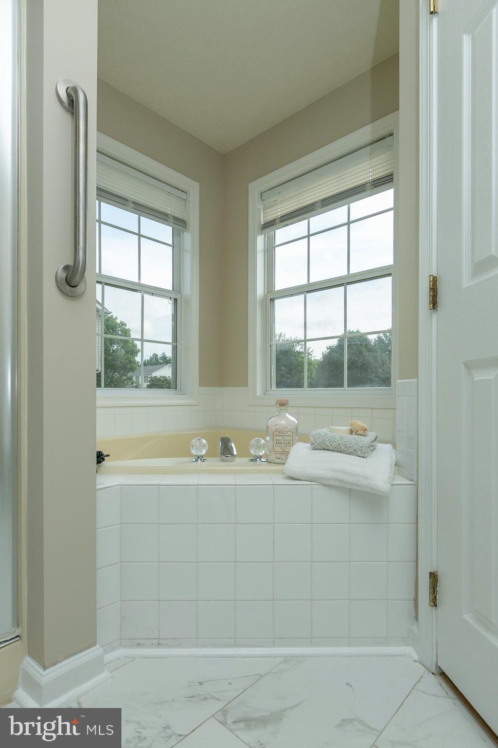 BRIAR RUN - Residential