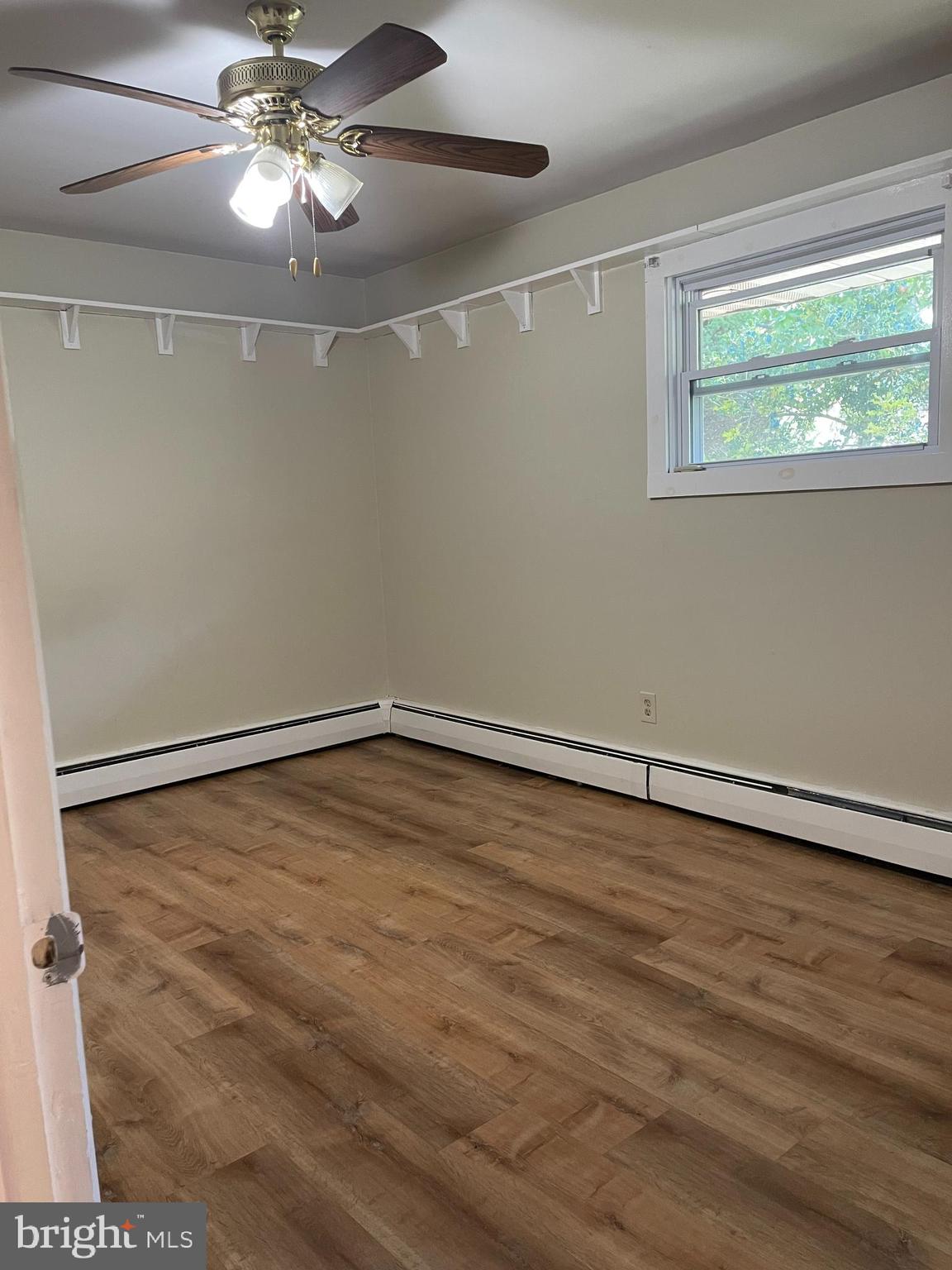 MEADOWBROOK MANOR - Residential Lease