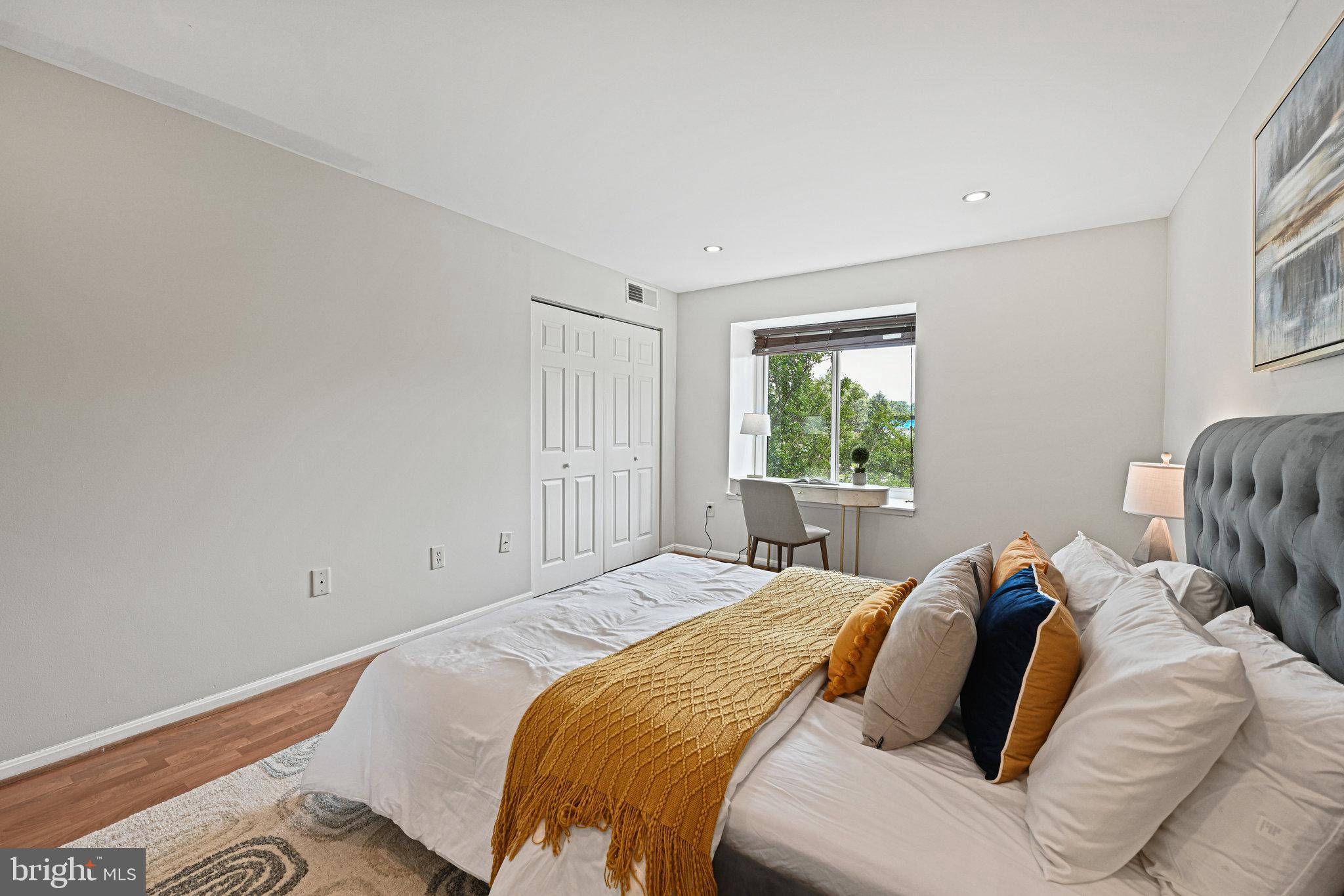 HAWTHORNE VILLAGE - Residential