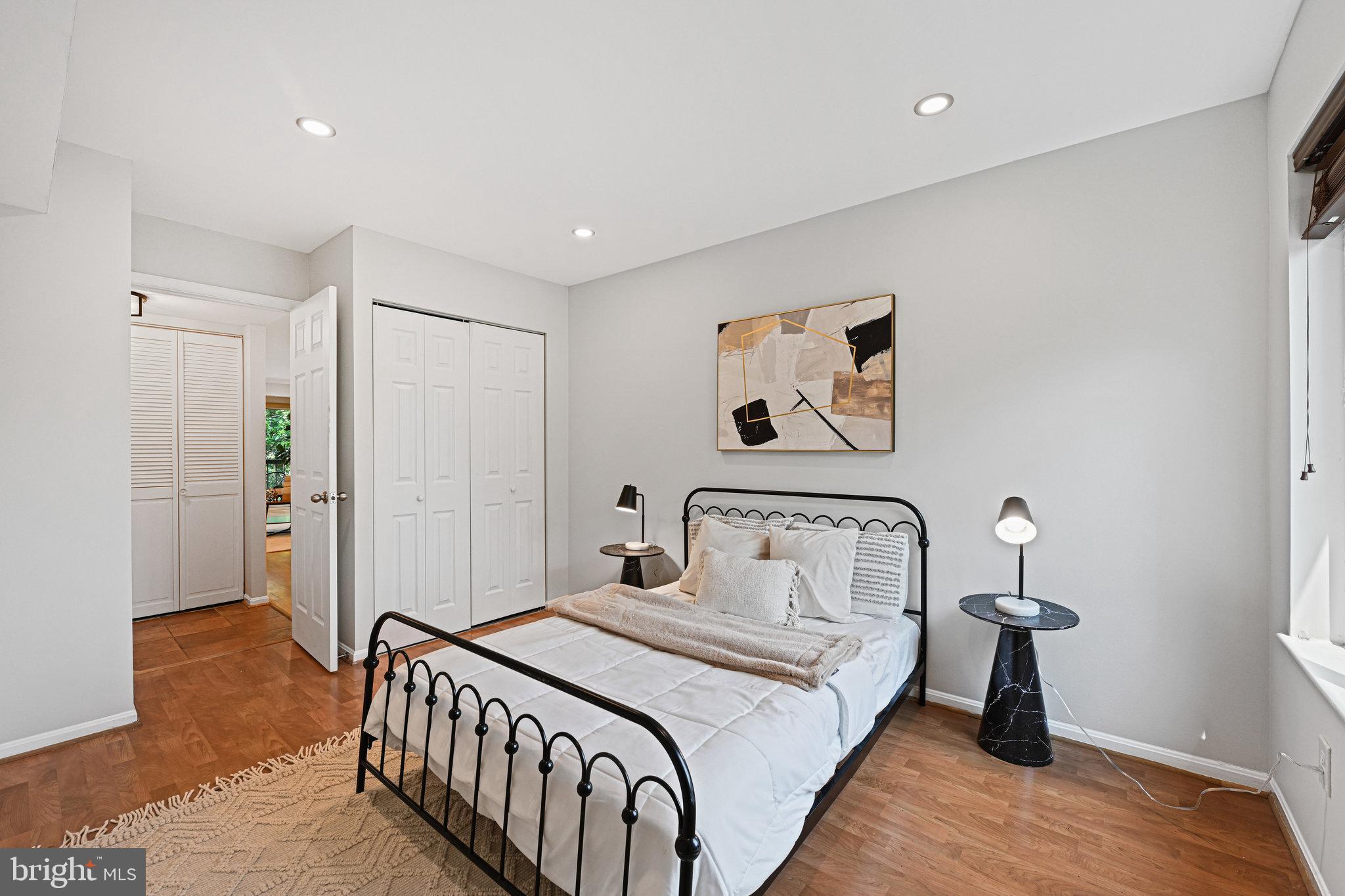 HAWTHORNE VILLAGE - Residential