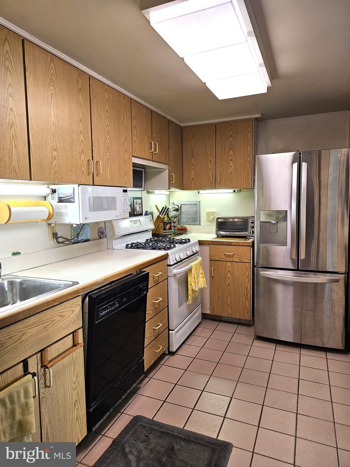 100 WEST AVENUE 227S