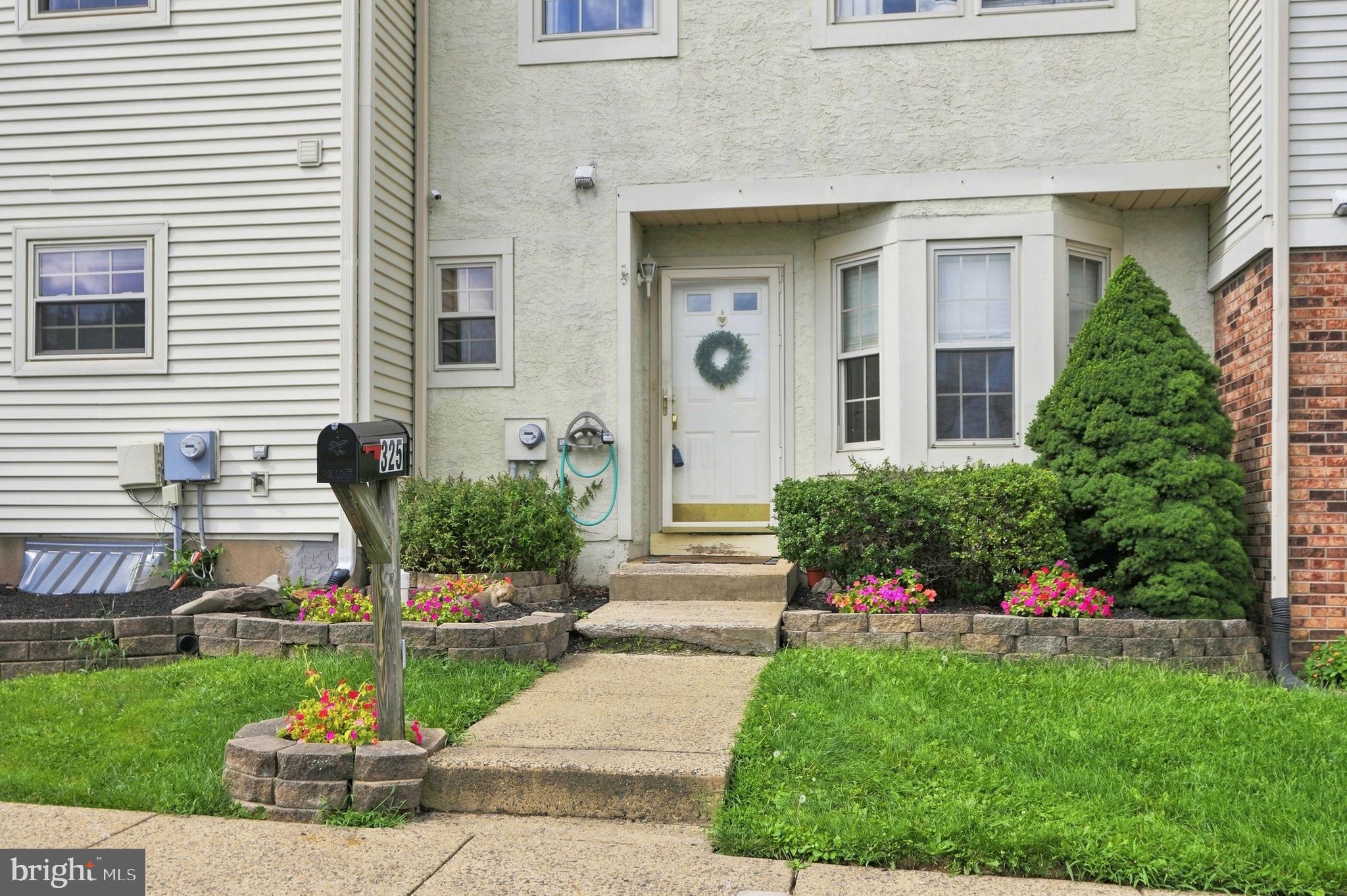325 WAYNE COURT
