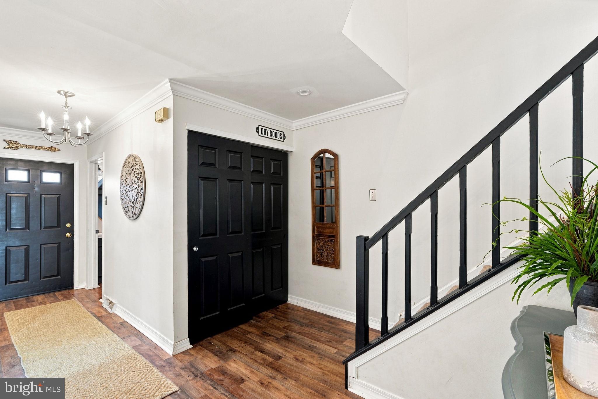 325 WAYNE COURT