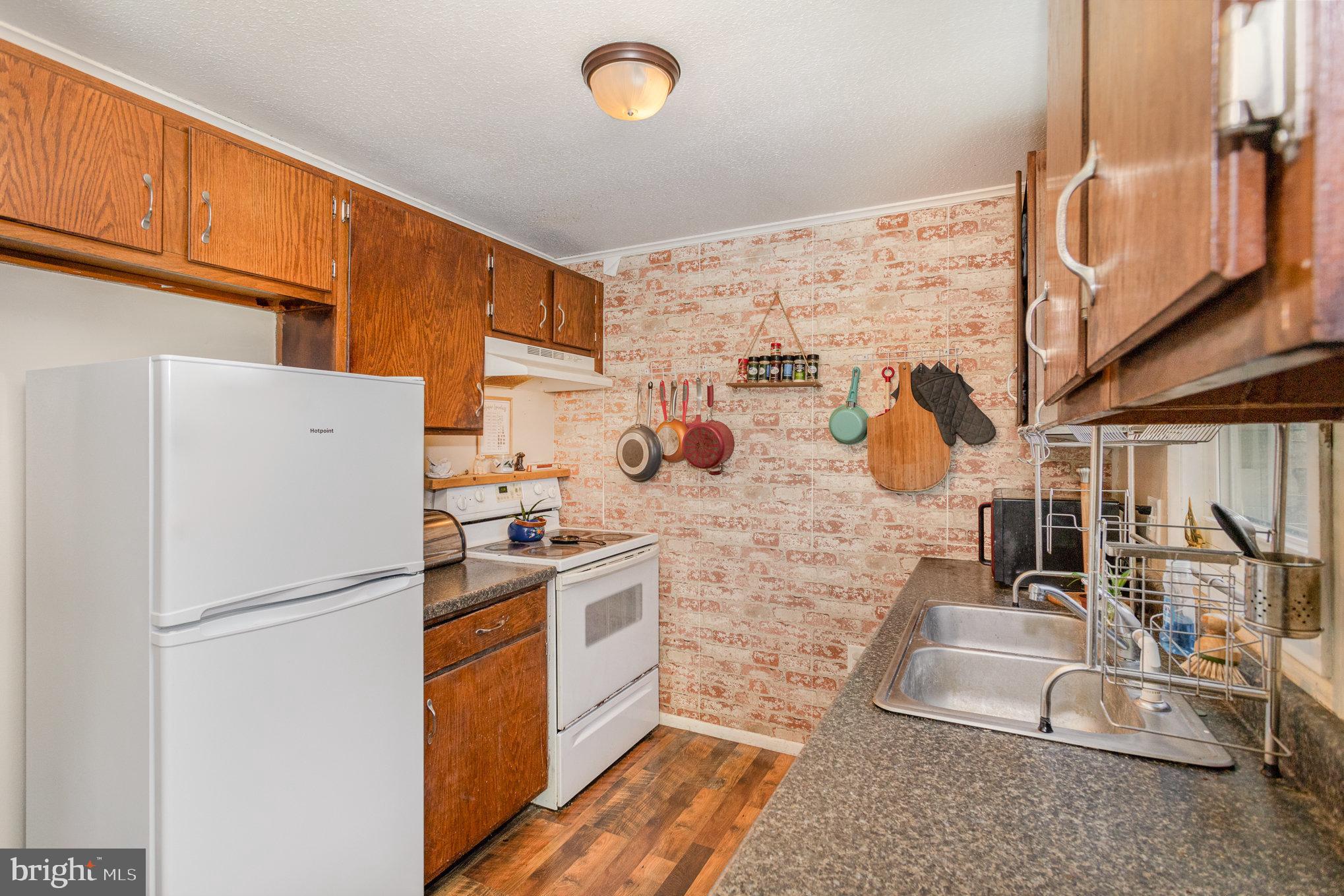 3417 FOX RIDGE COURT
