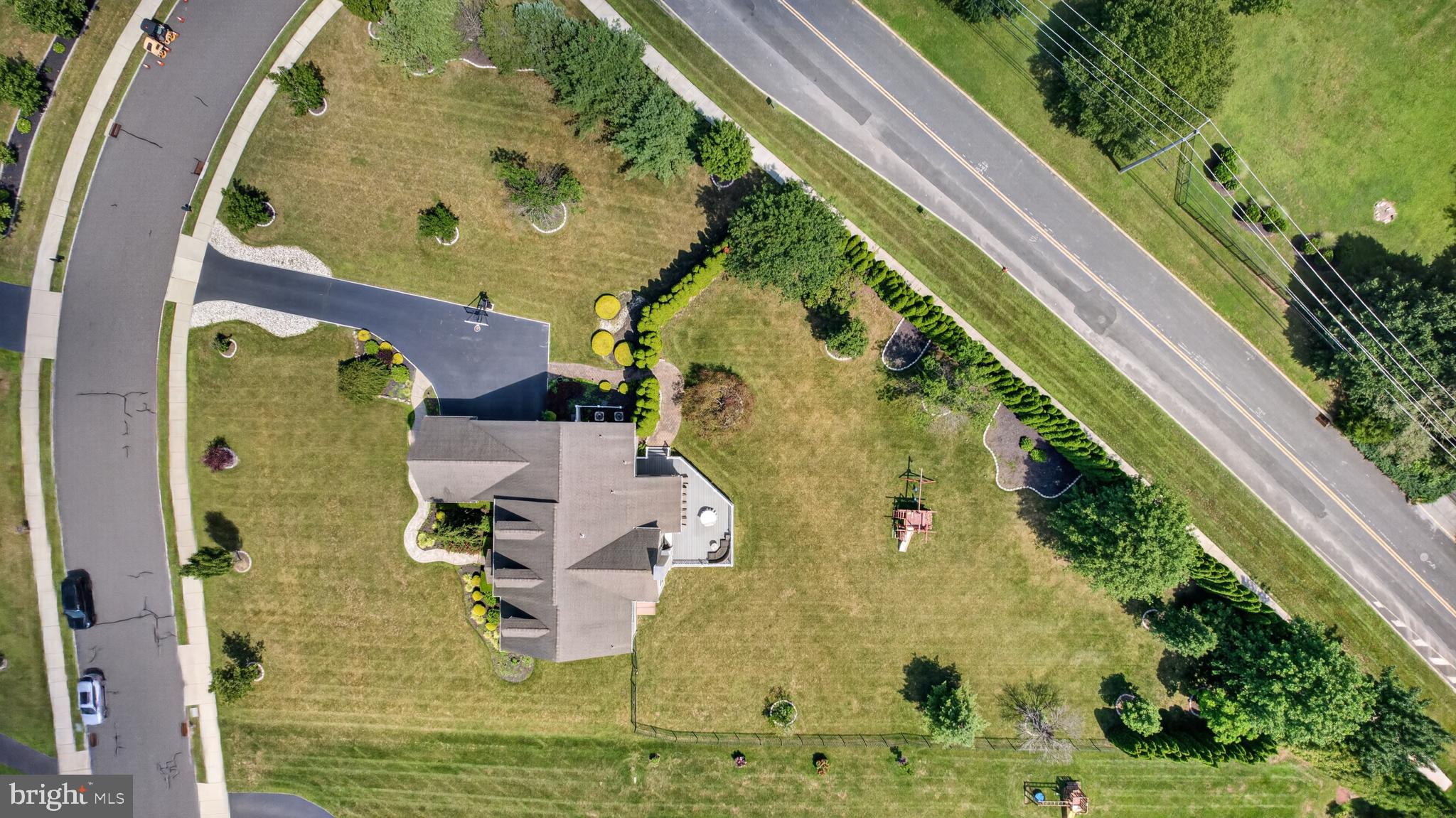 200 FAIRWAY COURT