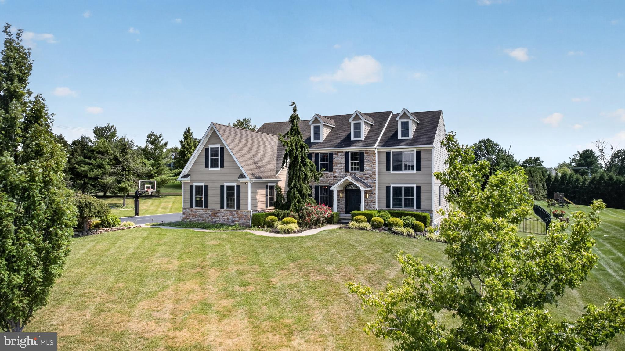 200 FAIRWAY COURT