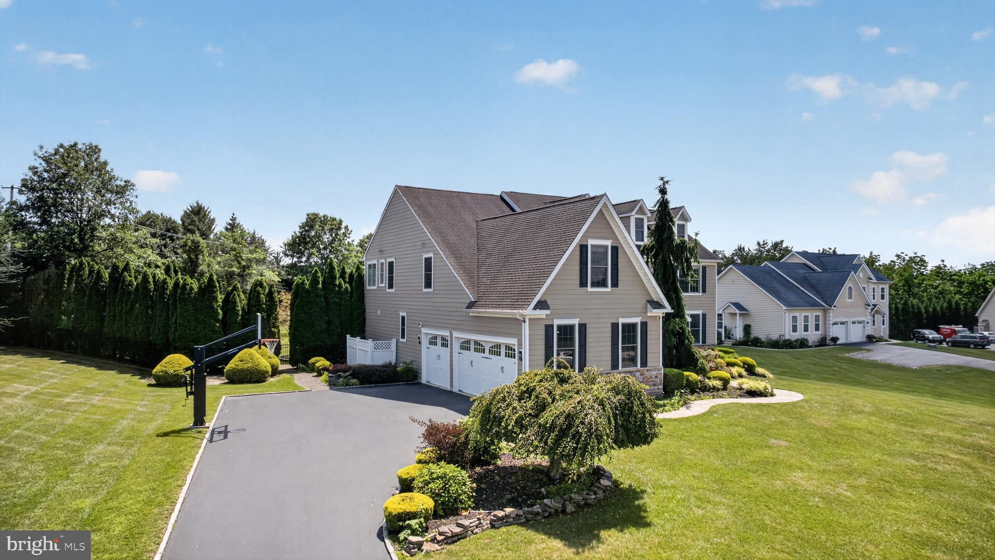 200 FAIRWAY COURT