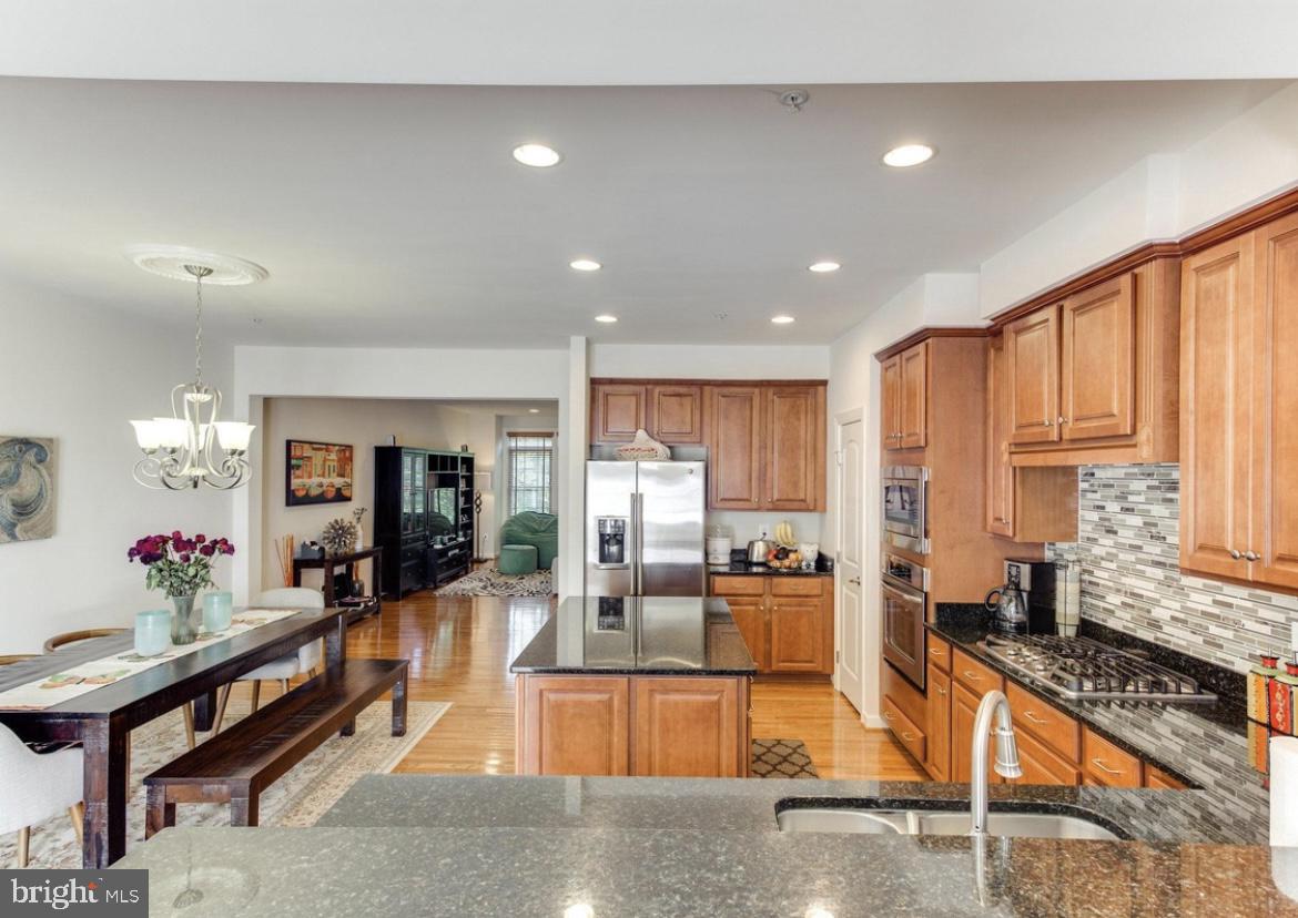 VILLAGE OF CLOPPERS MILL - Residential Lease