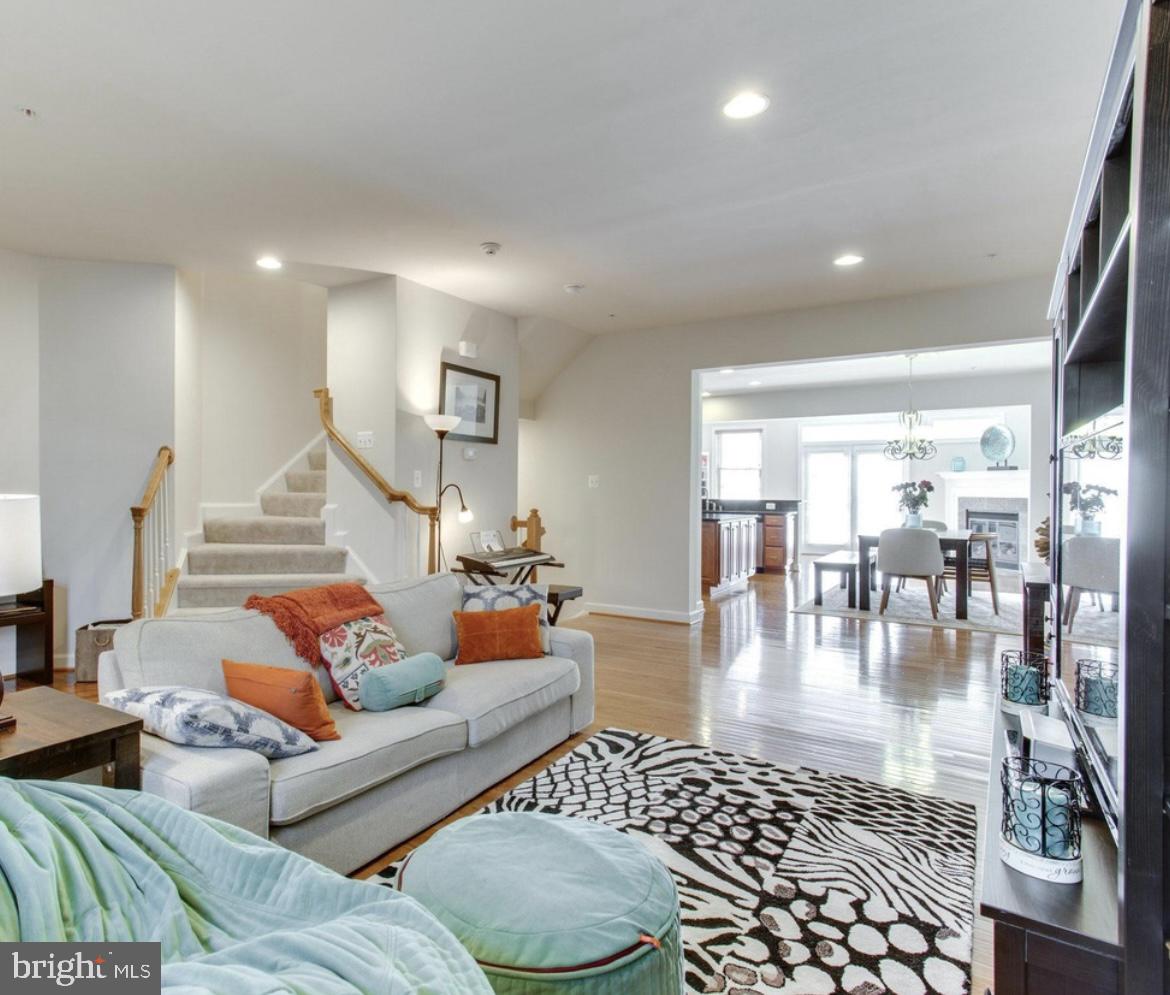 VILLAGE OF CLOPPERS MILL - Residential Lease