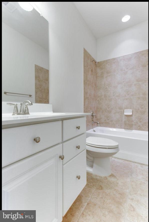 VILLAGE OF CLOPPERS MILL - Residential Lease