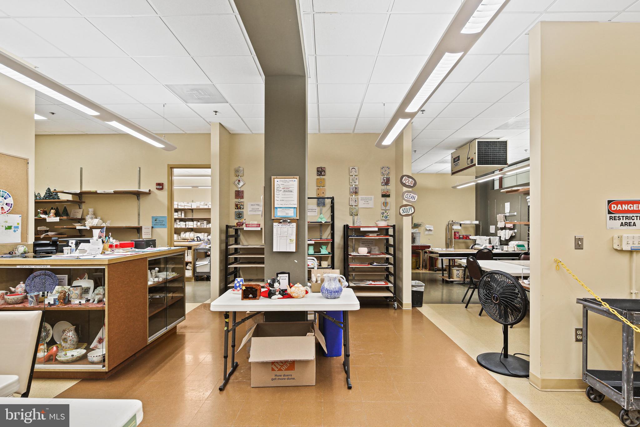 LEISURE WORLD - Residential