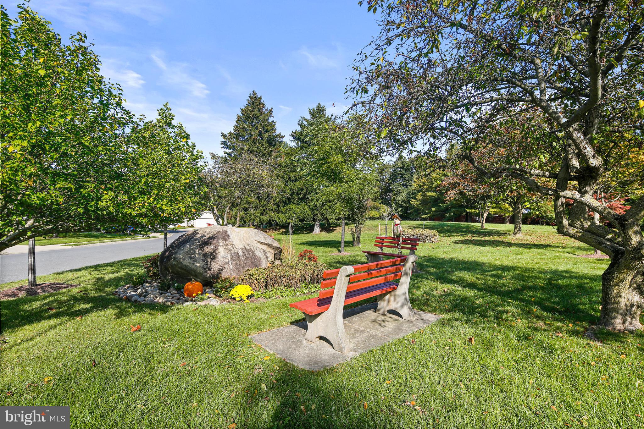 LEISURE WORLD - Residential