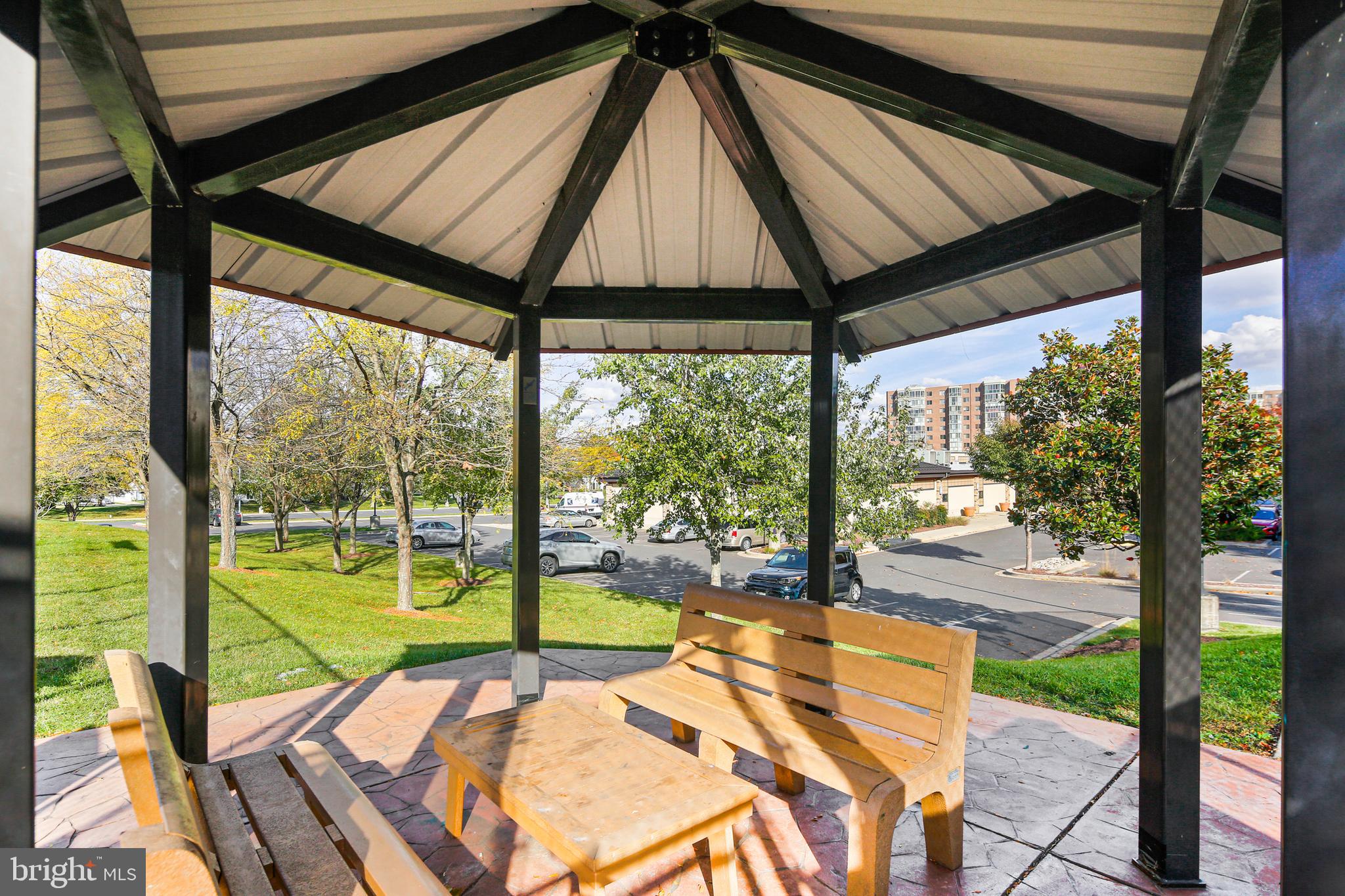 LEISURE WORLD - Residential