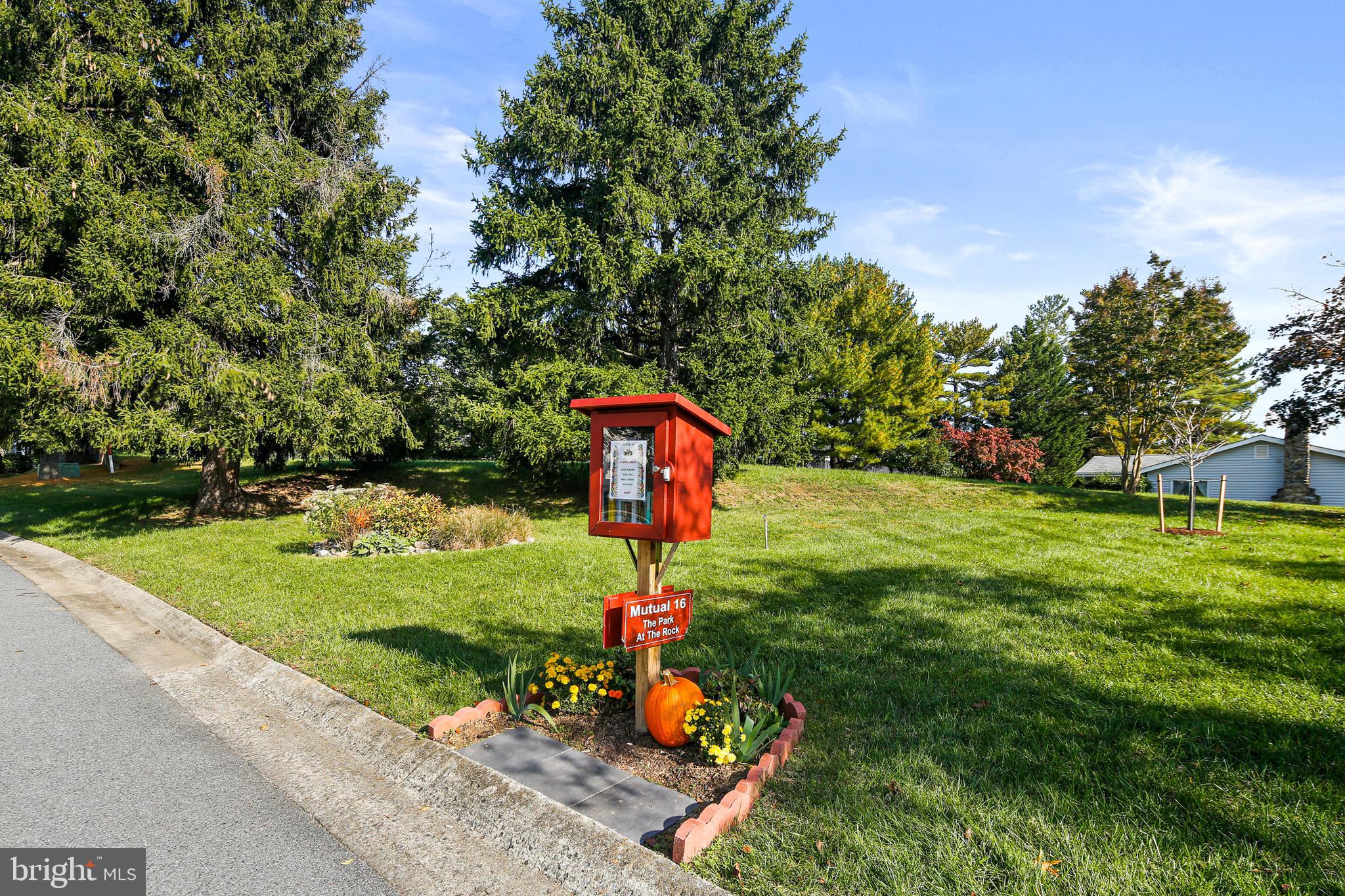 LEISURE WORLD - Residential