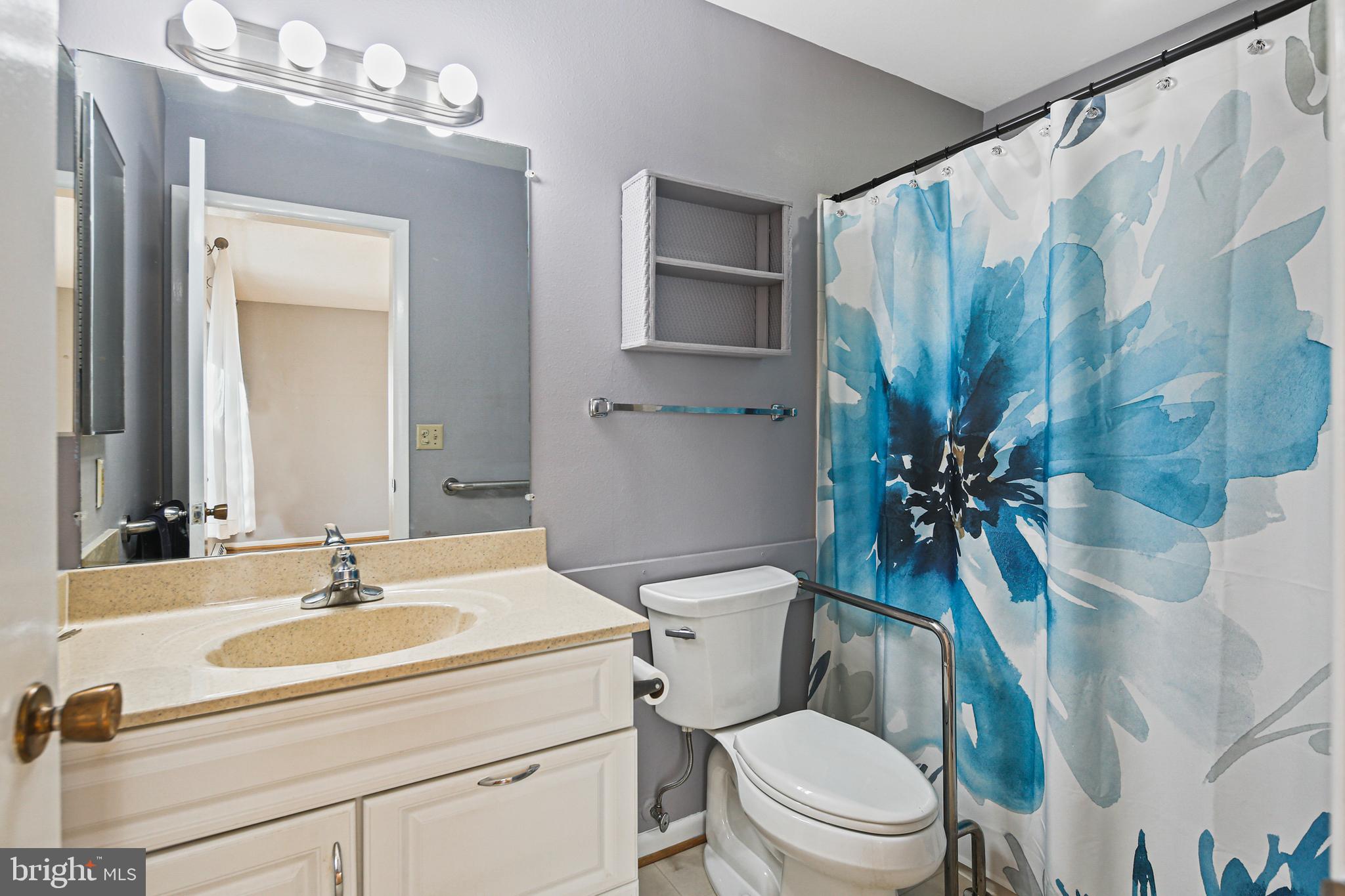 LEISURE WORLD - Residential