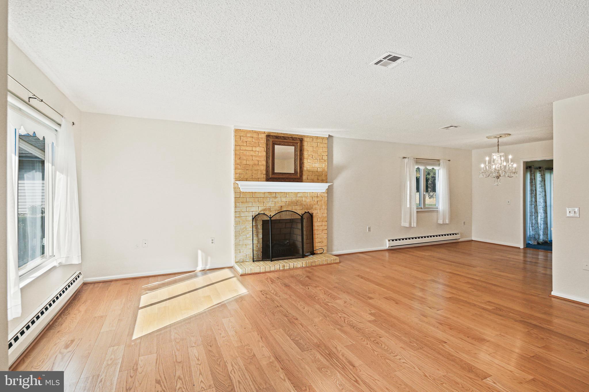 LEISURE WORLD - Residential