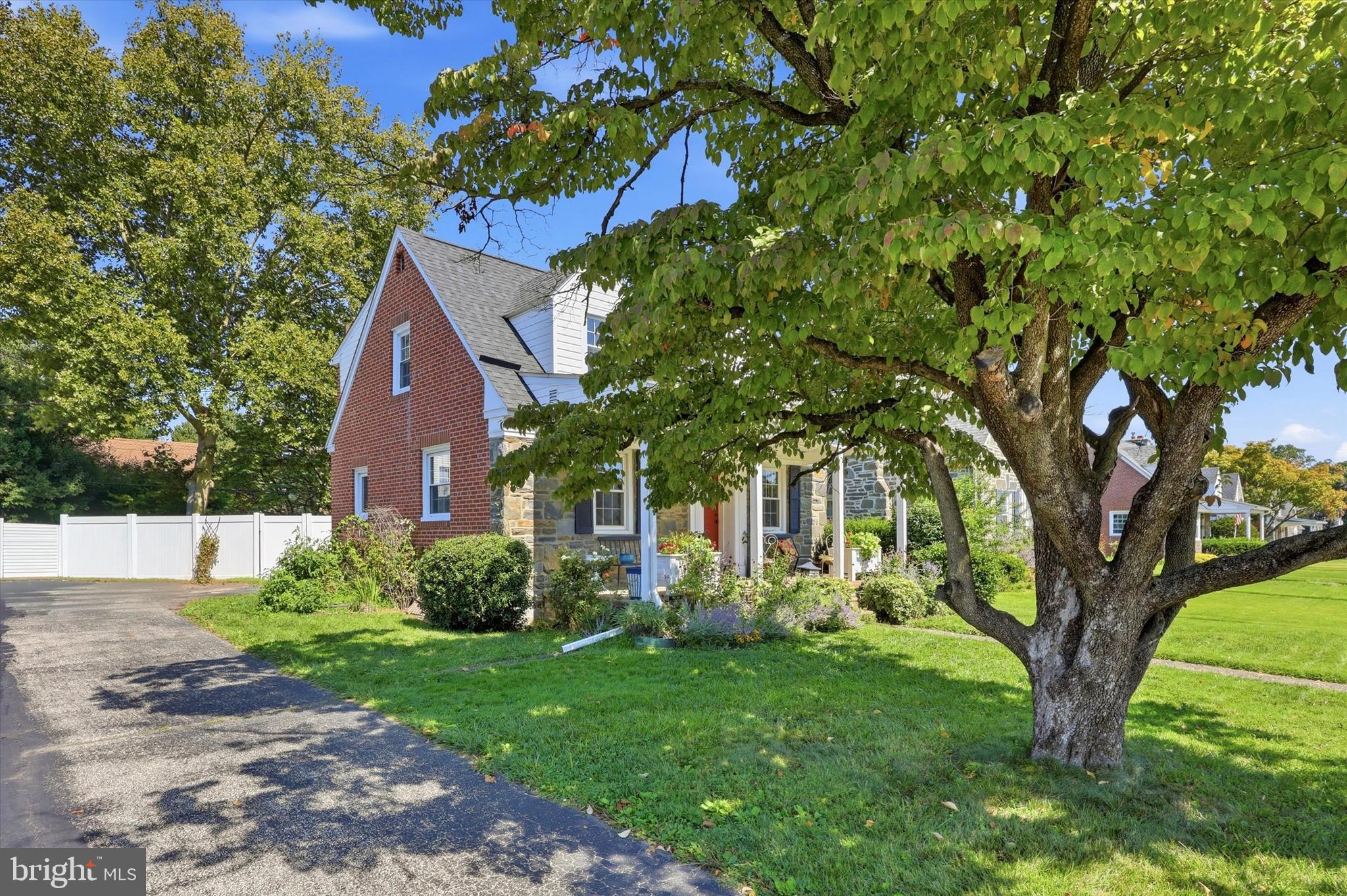 442 THATCHER ROAD