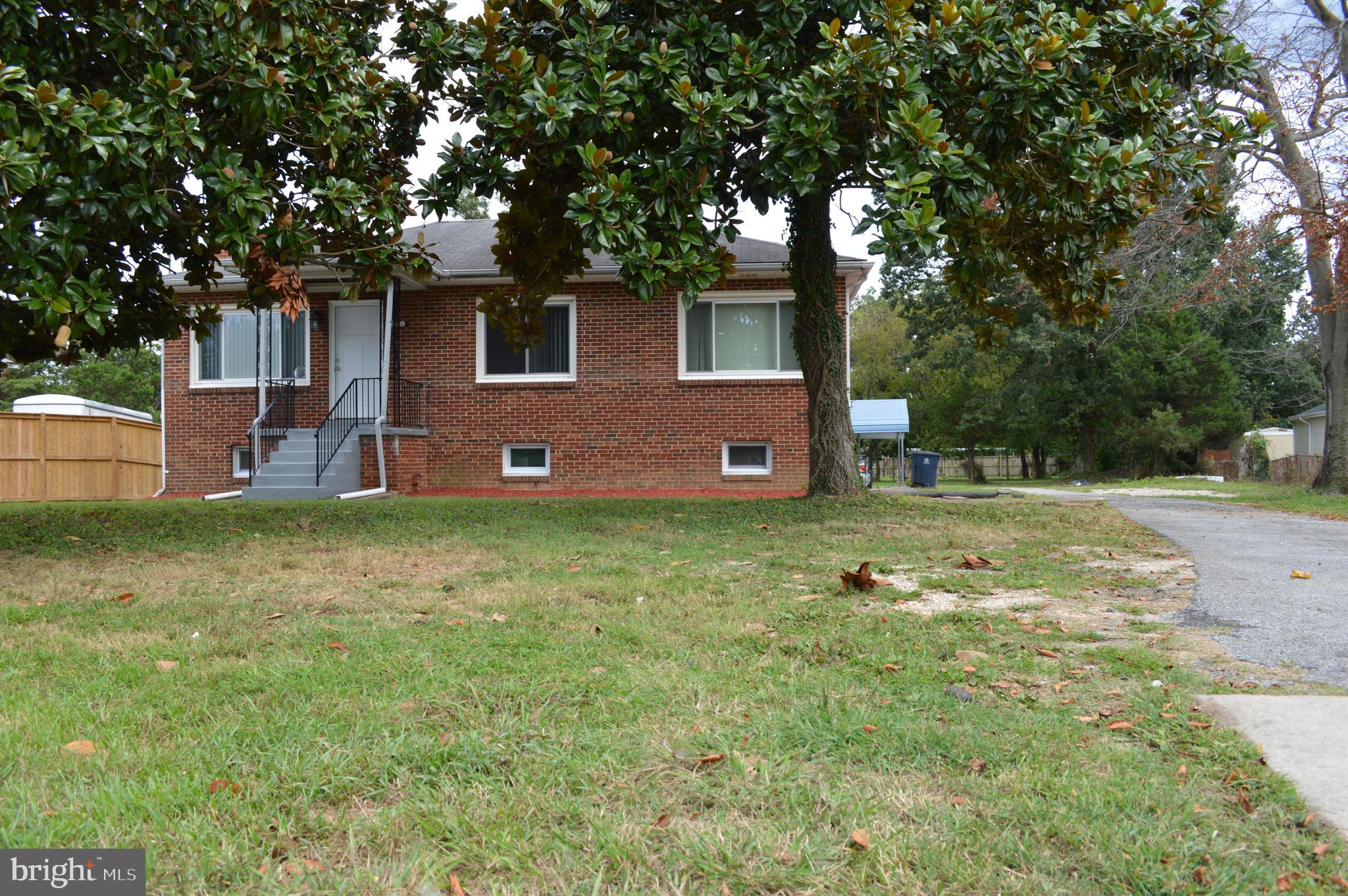 Welcome to this beautiful Rambler with spacious 5 Bedrooms 3 in the upper level and 2 bedrooms in the basement, new painting, basement completely finished, nice assemble vinyl floors for easy cleaning with a separate side entrance access. Spacious backyard with plenty of parking with 0.459 acreage.
Conveniently located near major roads, various shopping centers and so much more!! Do not miss this beautiful home, you will be sure to fall in love!! WELCOME HOME!!.