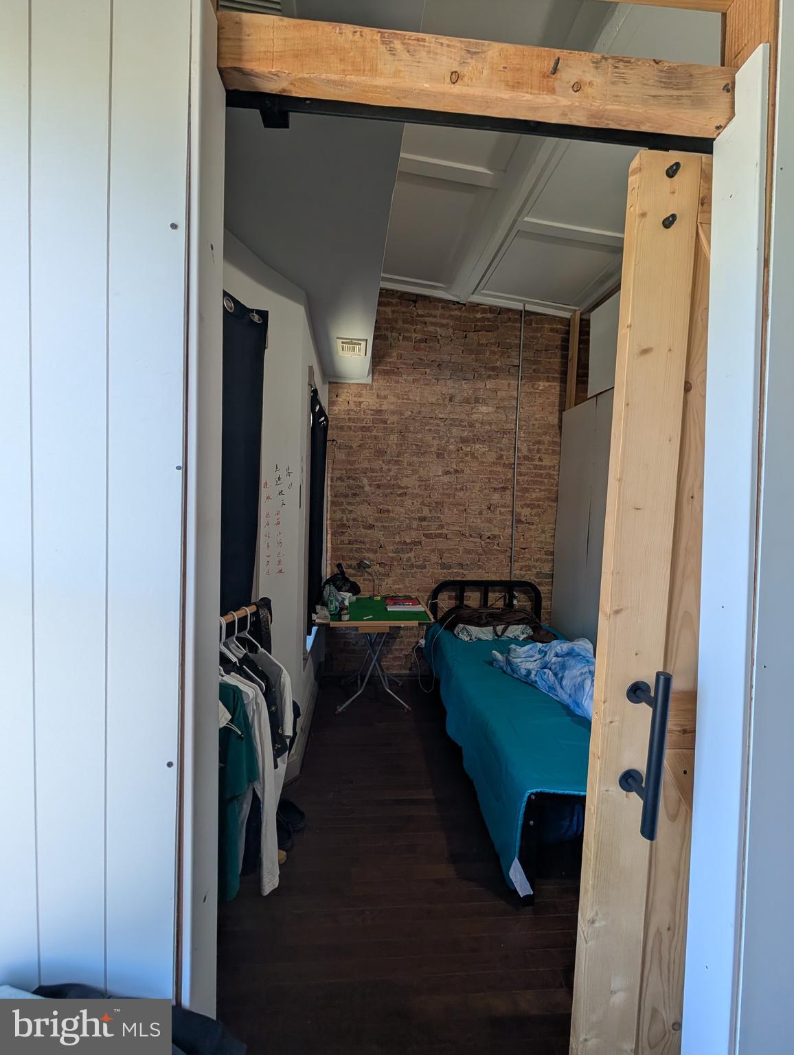 861 W 36TH STREET W