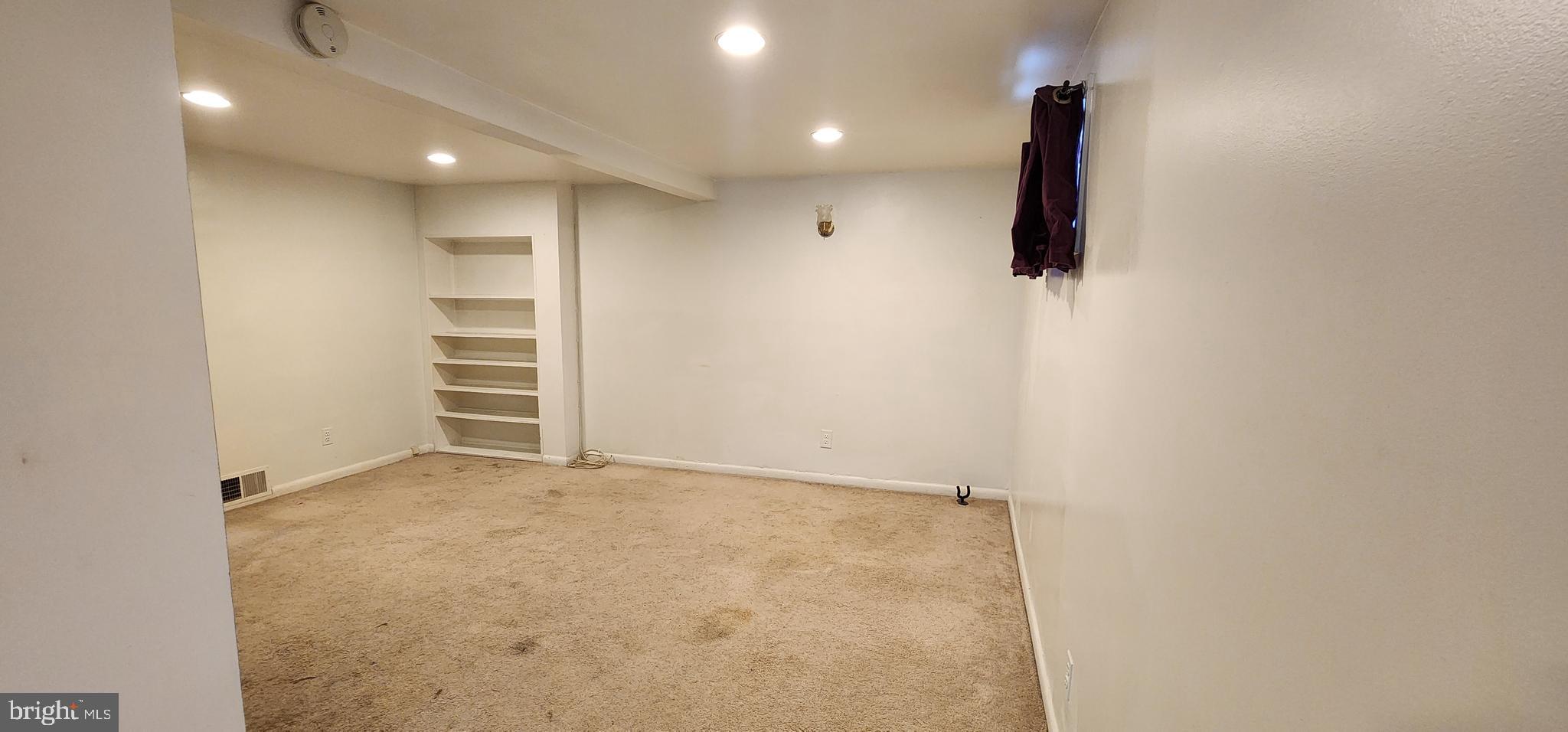 CATONSVILLE KNOLLS - Residential Lease