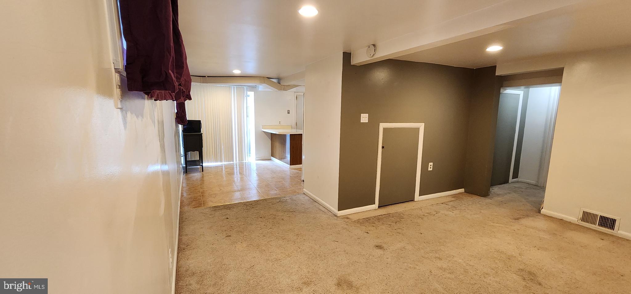 CATONSVILLE KNOLLS - Residential Lease