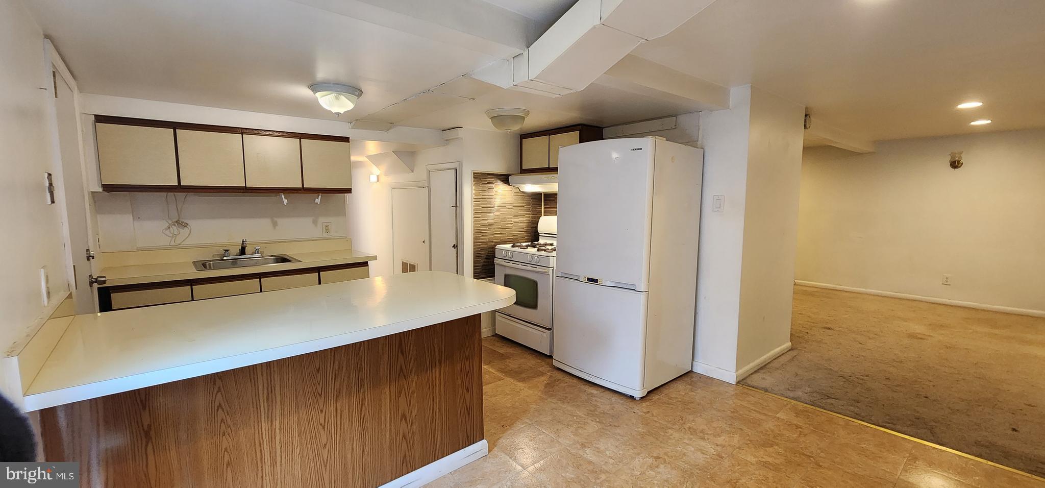 CATONSVILLE KNOLLS - Residential Lease