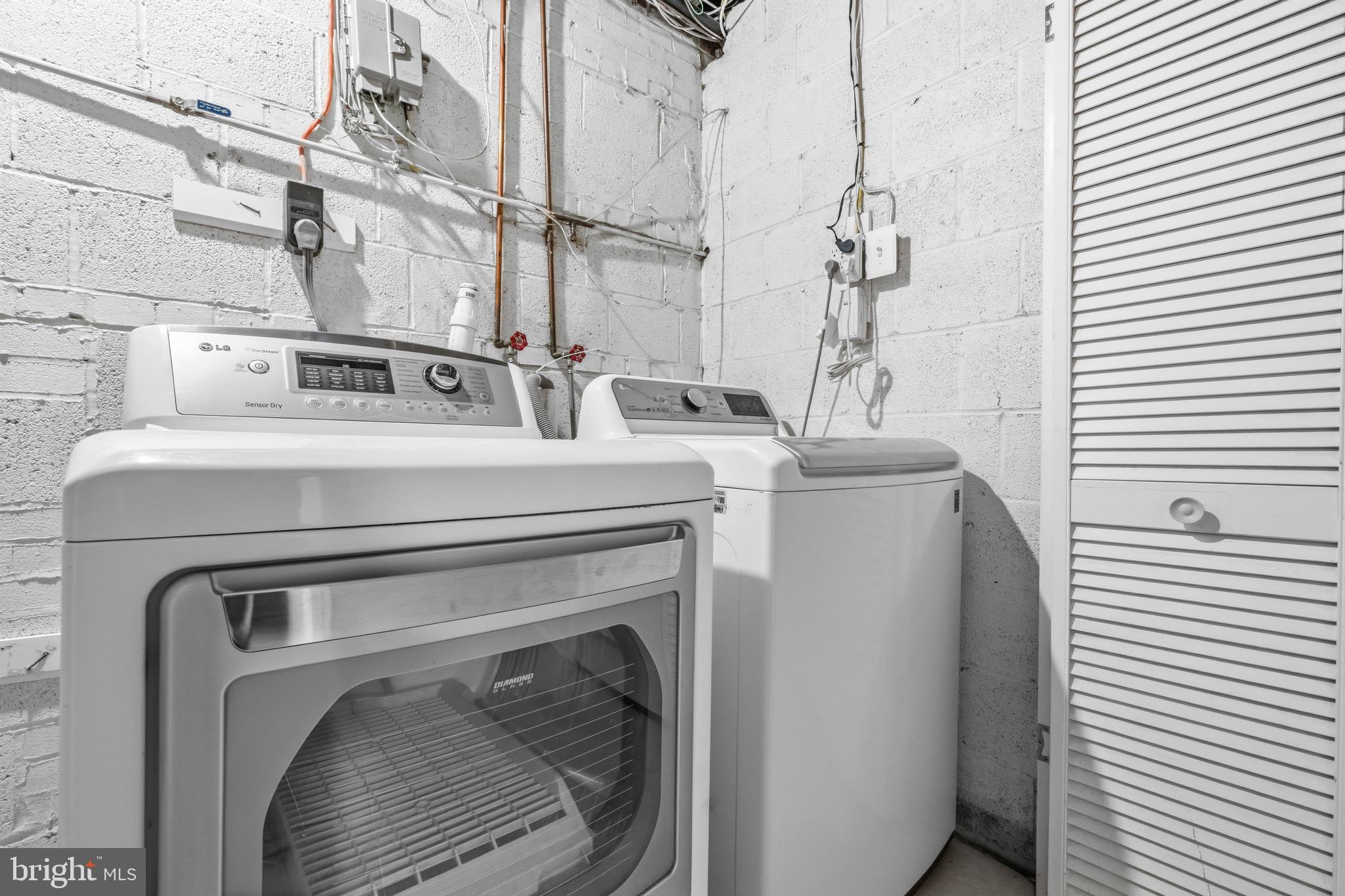 BUSH HILL WOODS - Residential