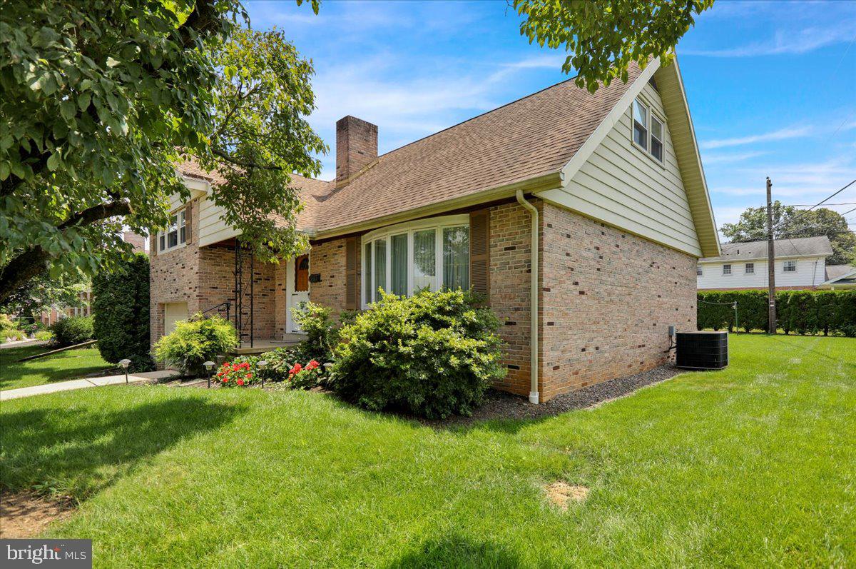 1116 DOGWOOD DRIVE