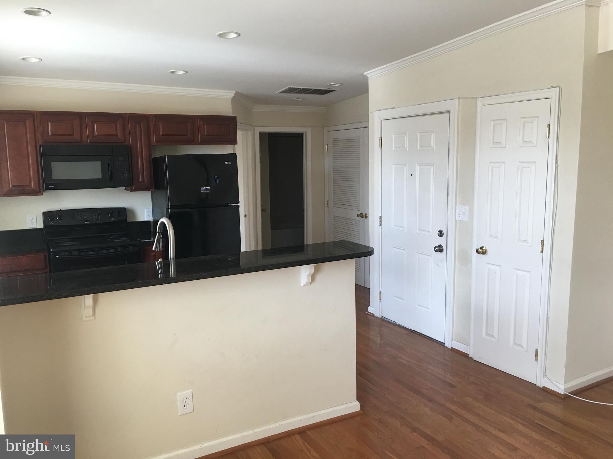 UNION SQUARE - Residential Lease