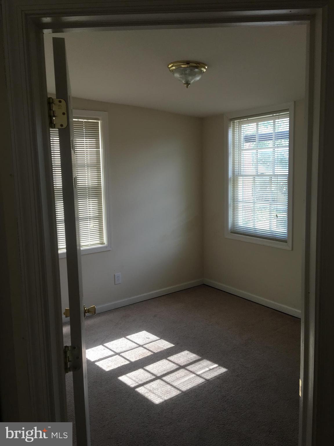 UNION SQUARE - Residential Lease