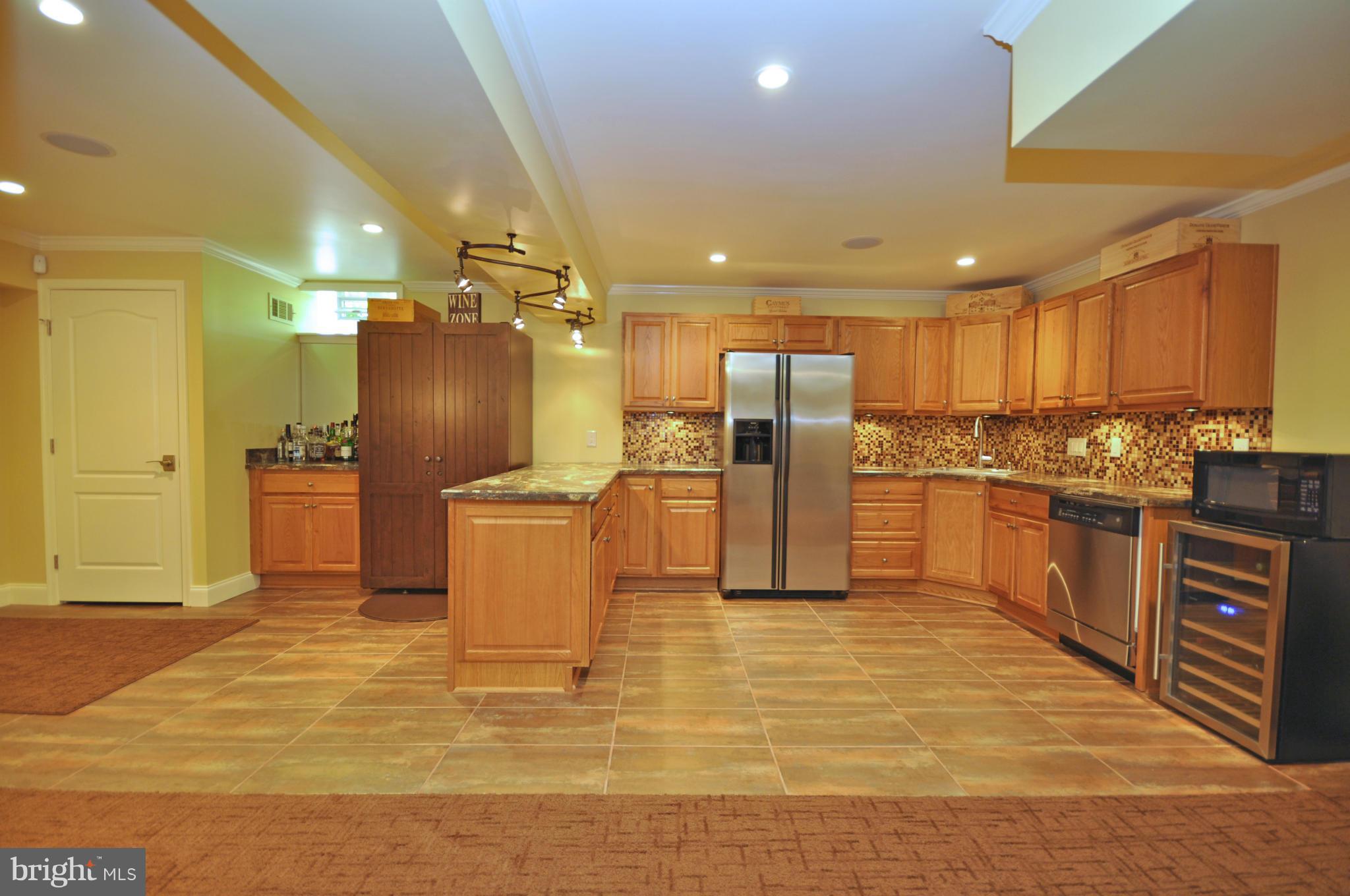 PERRY HALL - Residential