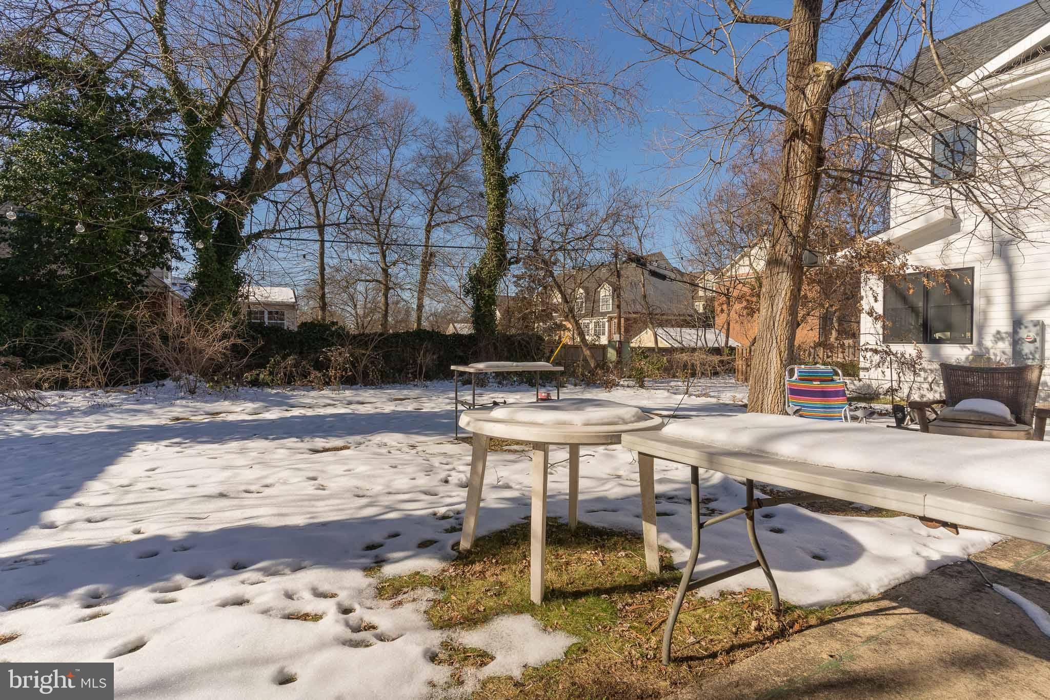 MAPLE VIEW PARK - Residential Lease