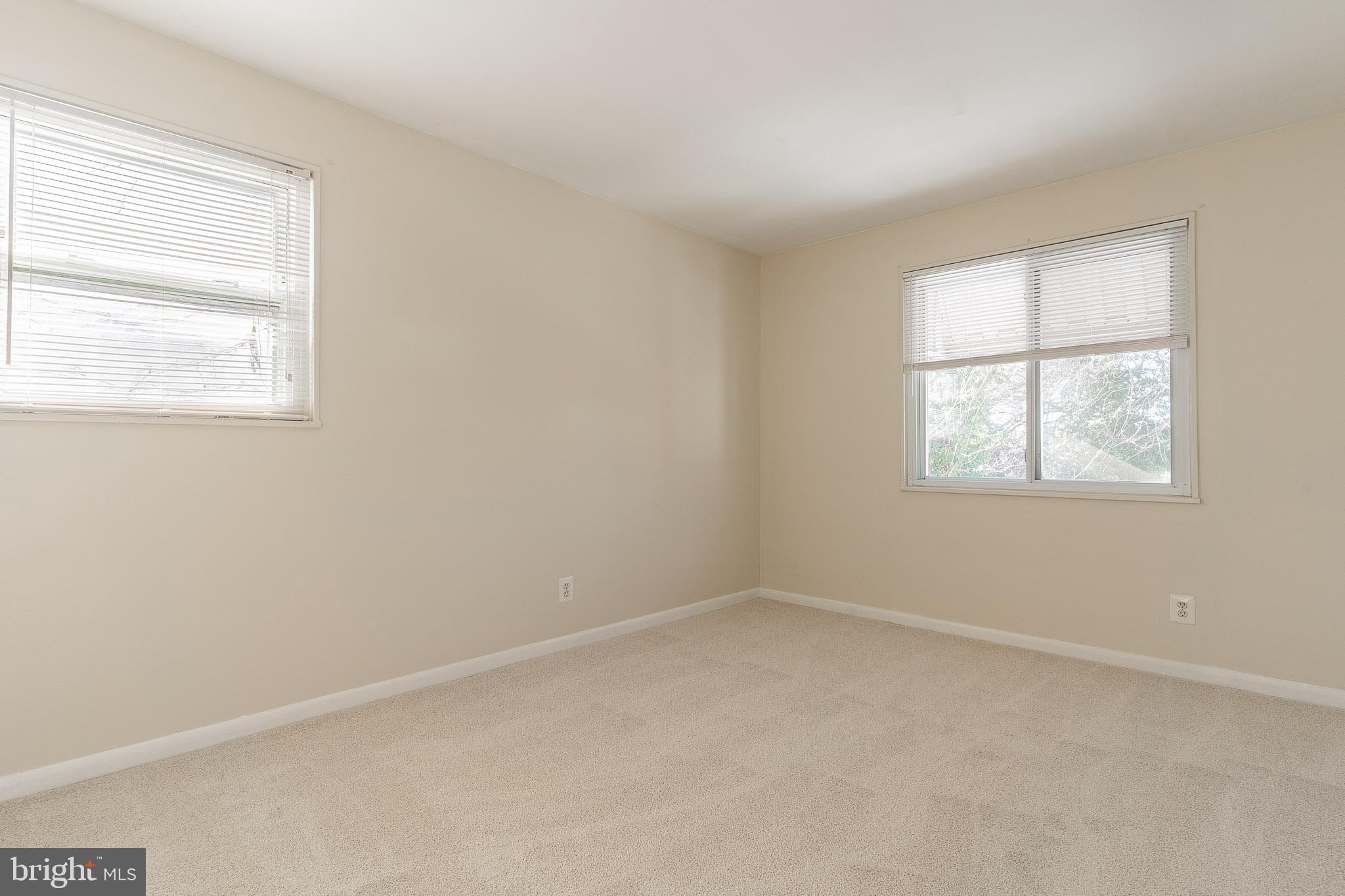 MAPLE VIEW PARK - Residential Lease