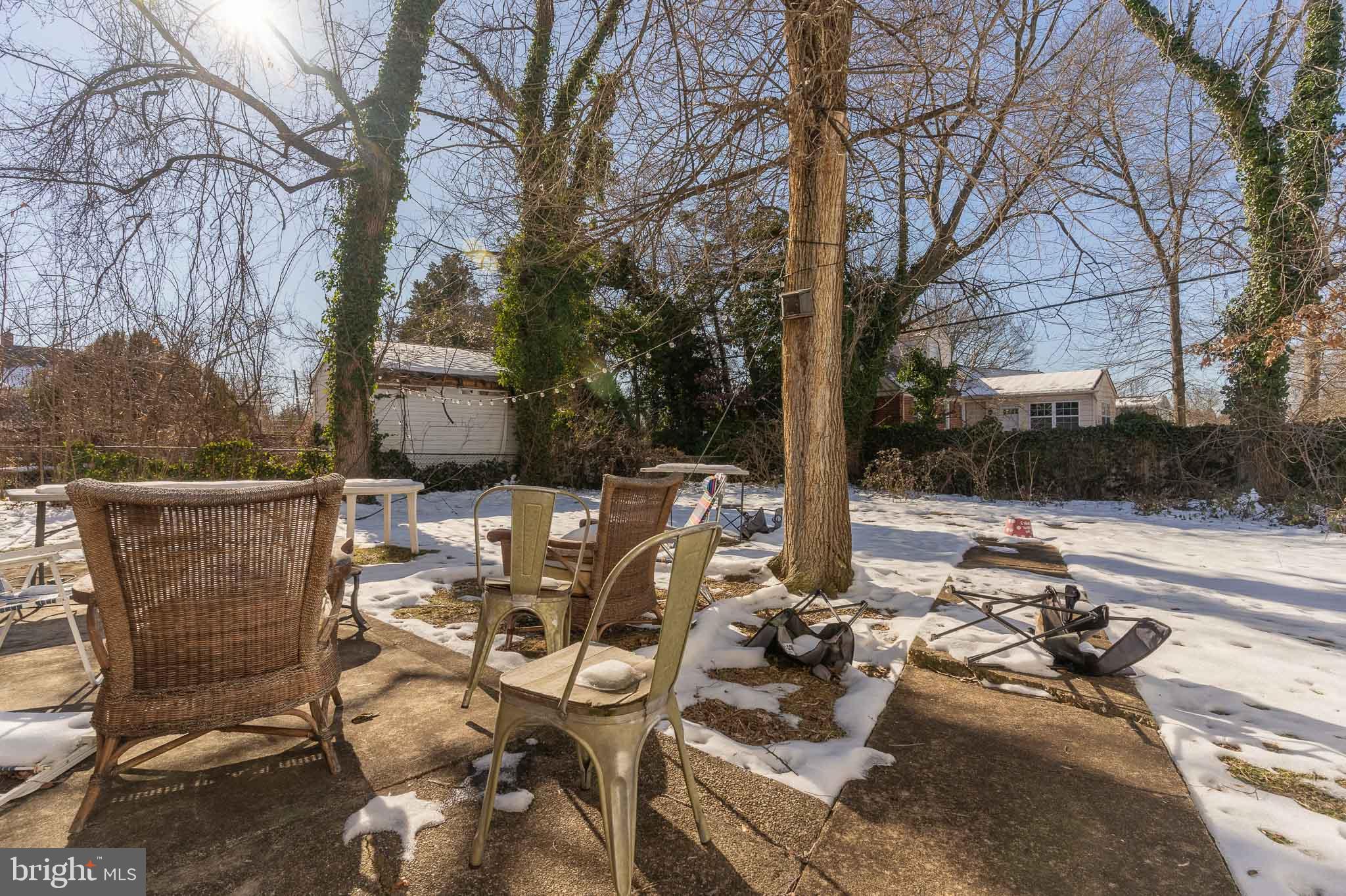 MAPLE VIEW PARK - Residential Lease