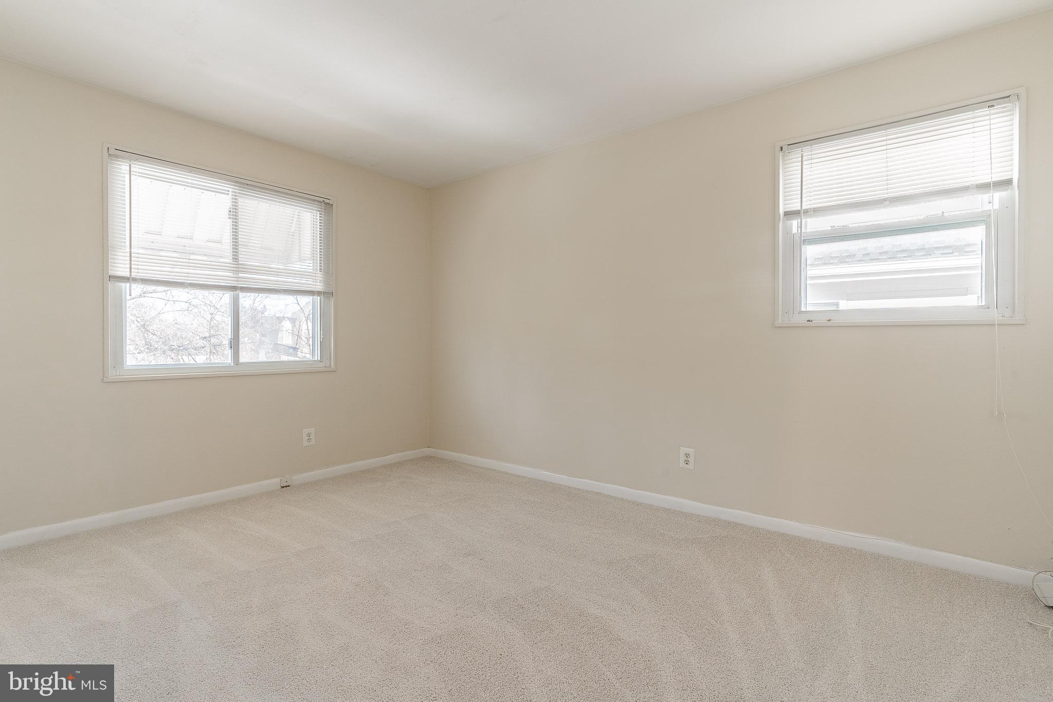 MAPLE VIEW PARK - Residential Lease